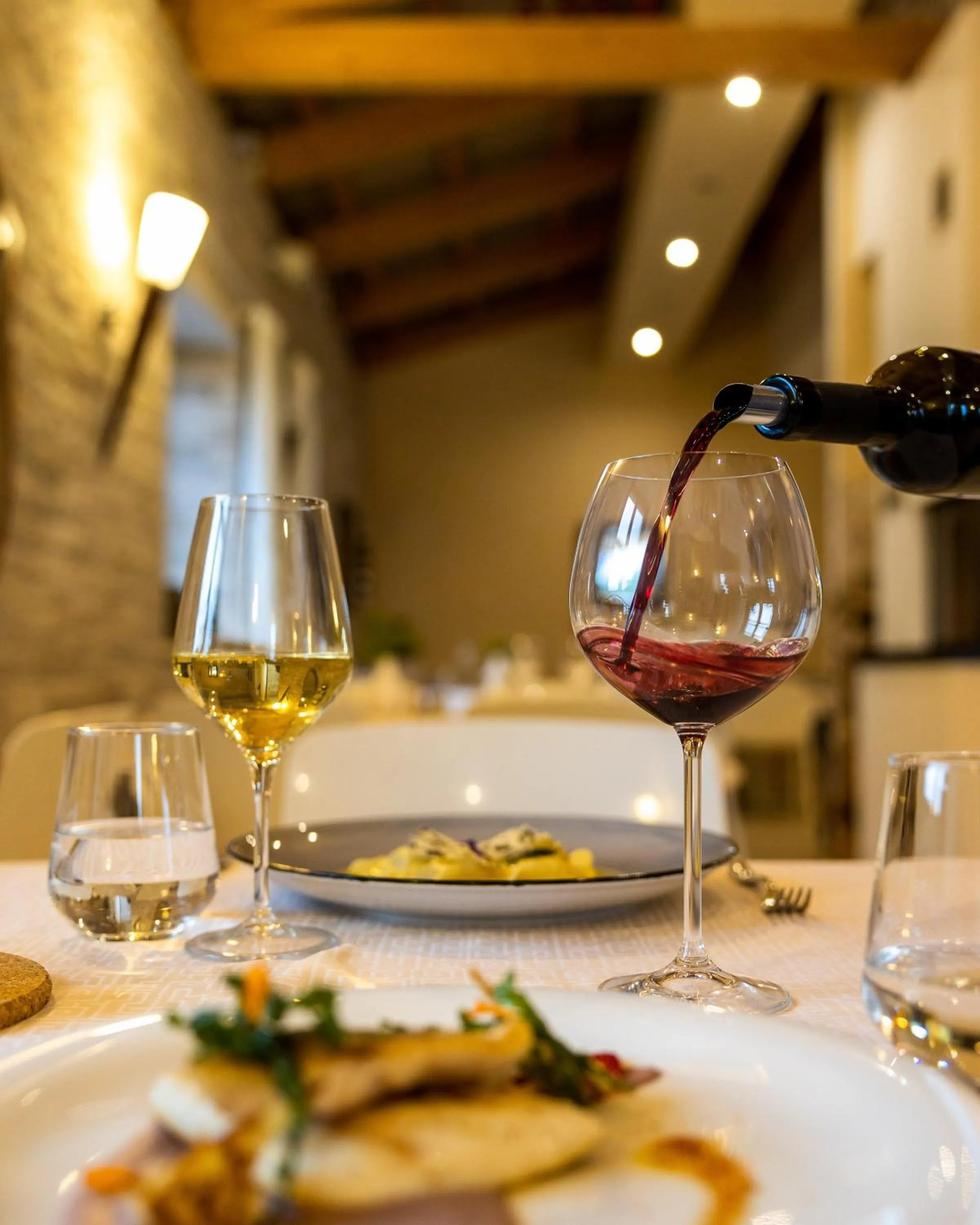 VELANERA Hotel & Restaurant