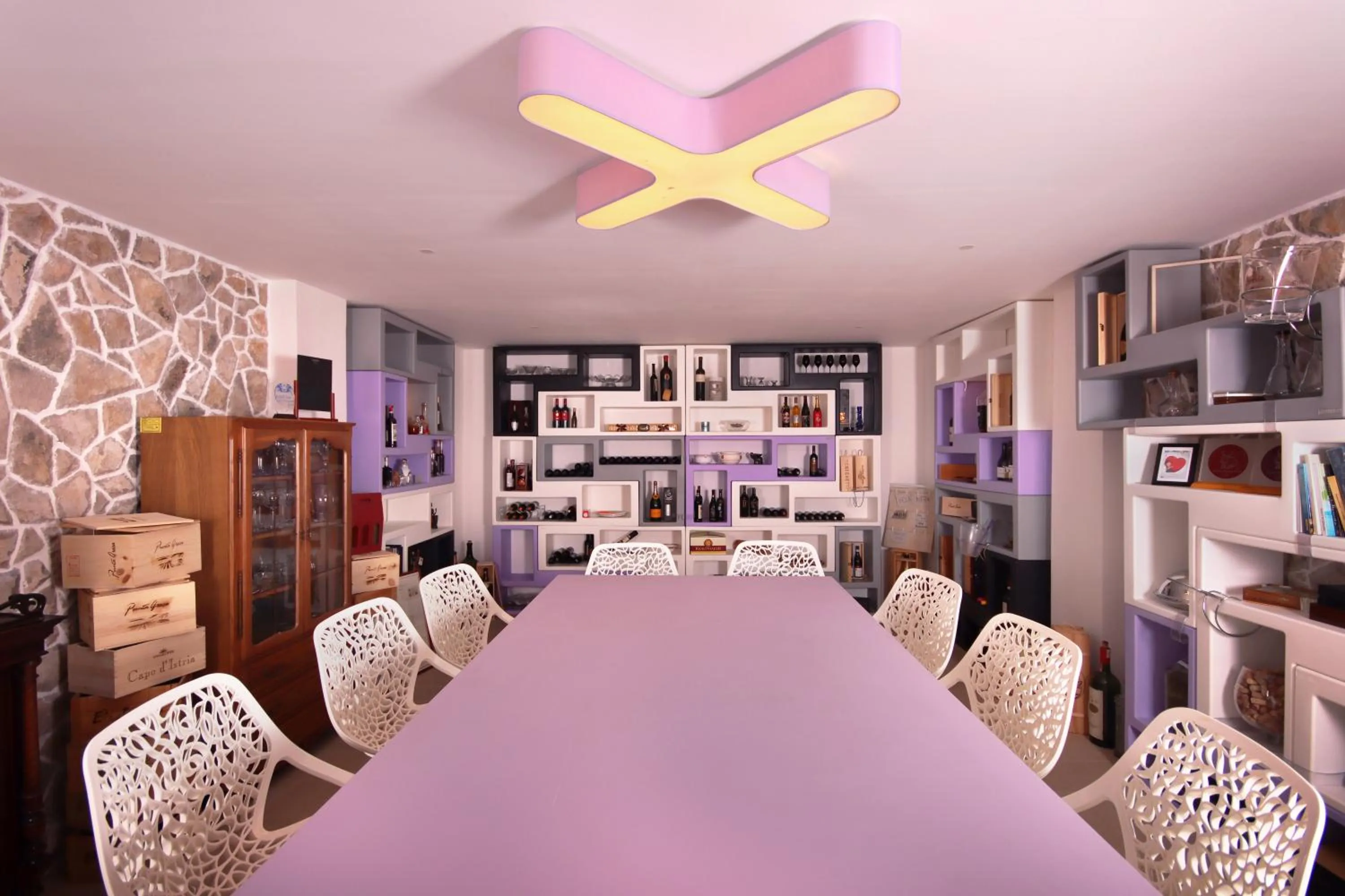 Restaurant/places to eat in VELANERA Hotel & Restaurant