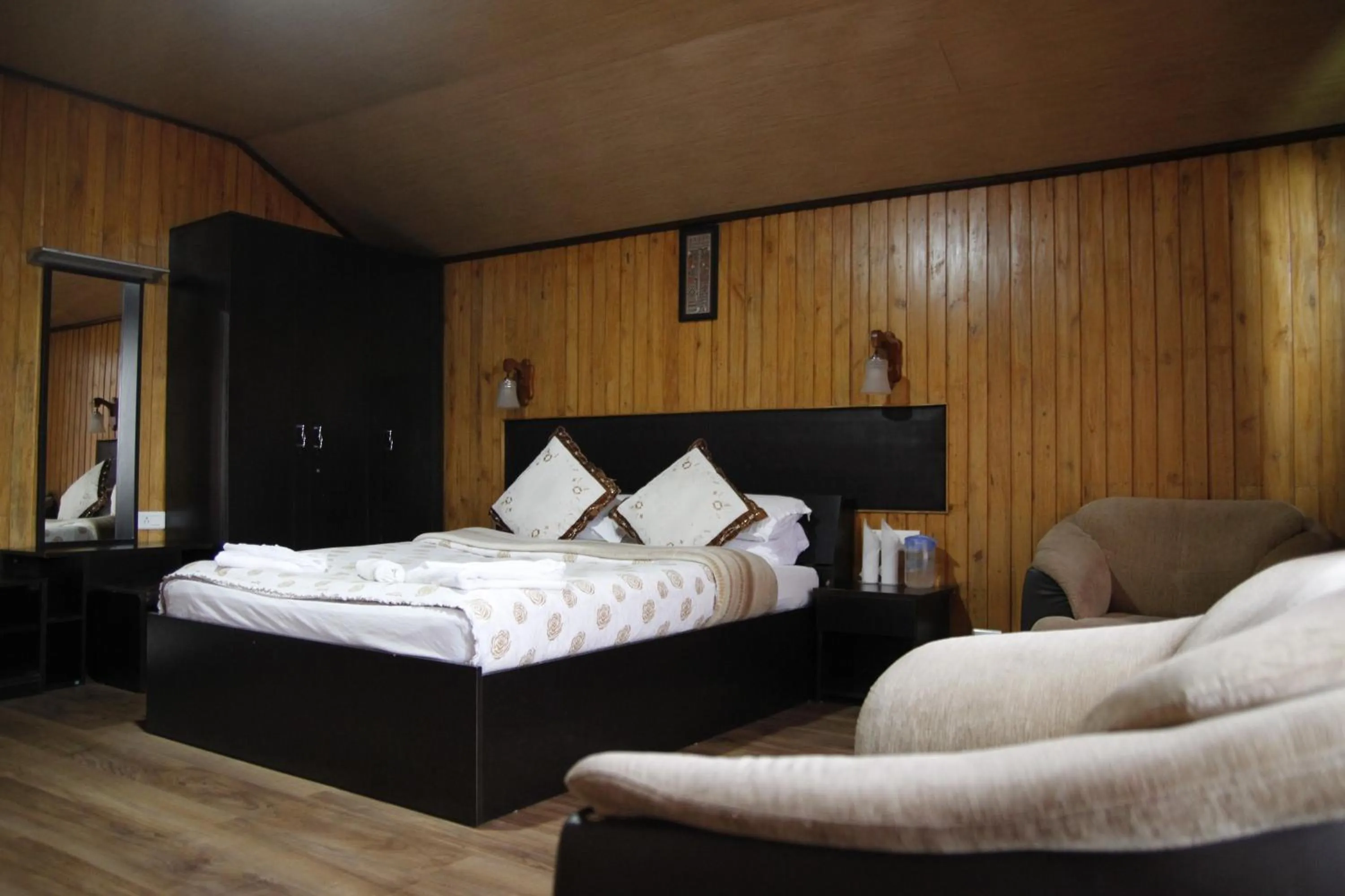 Bedroom, Bed in Mandarin Resort - Kaluk