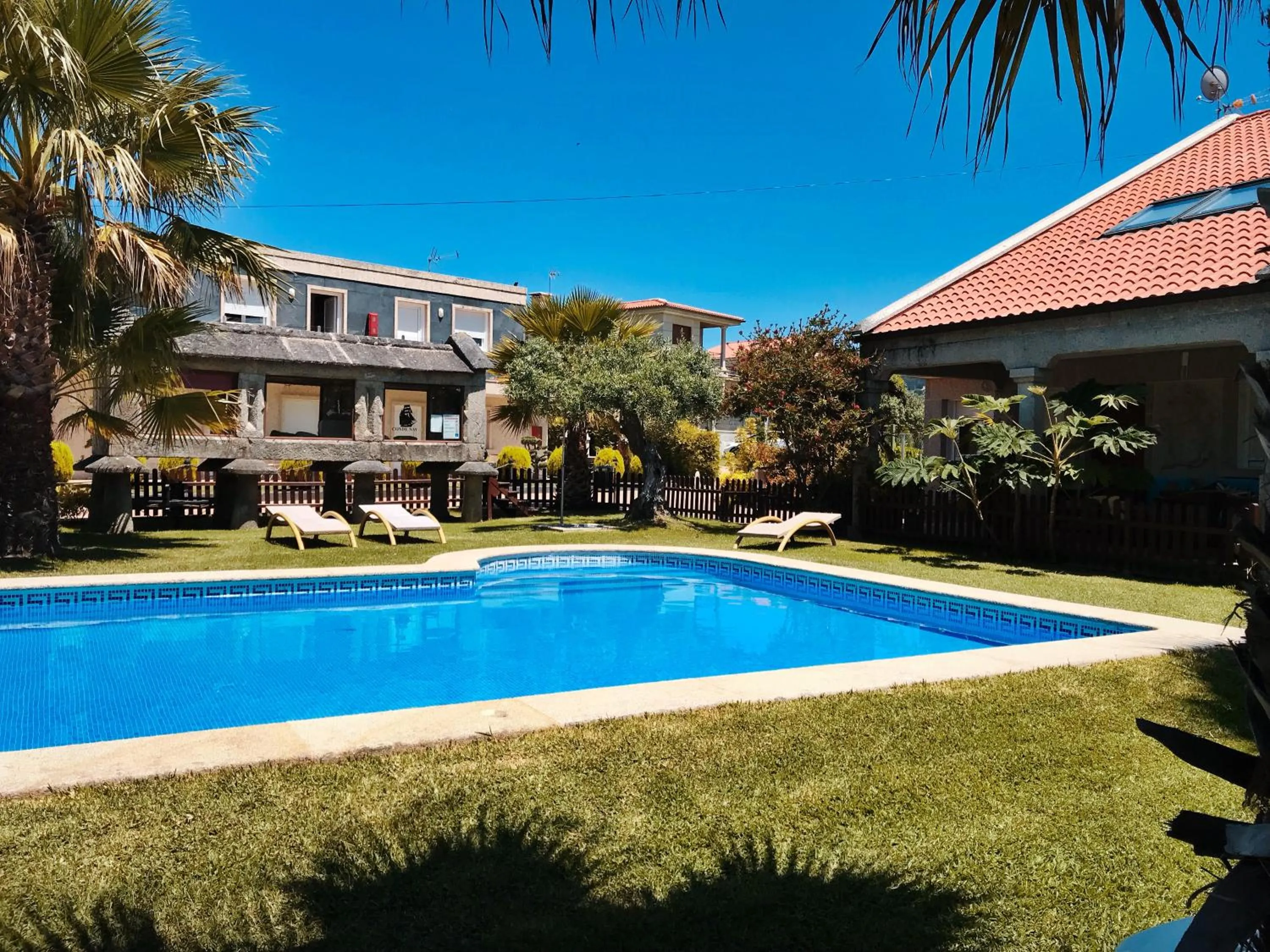 Swimming pool in Hotel Conde Navío