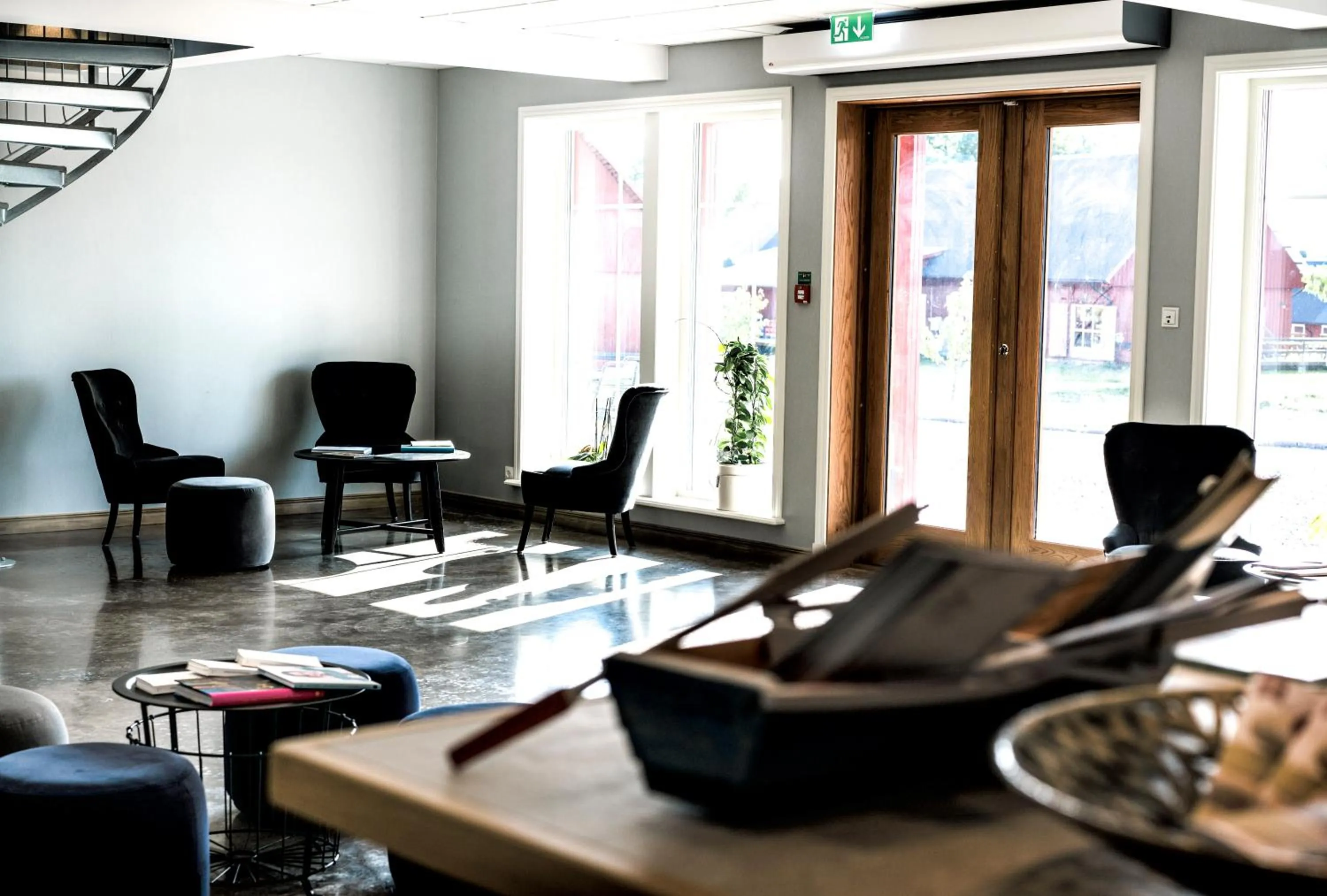 Seating area in Tiraholms hotell
