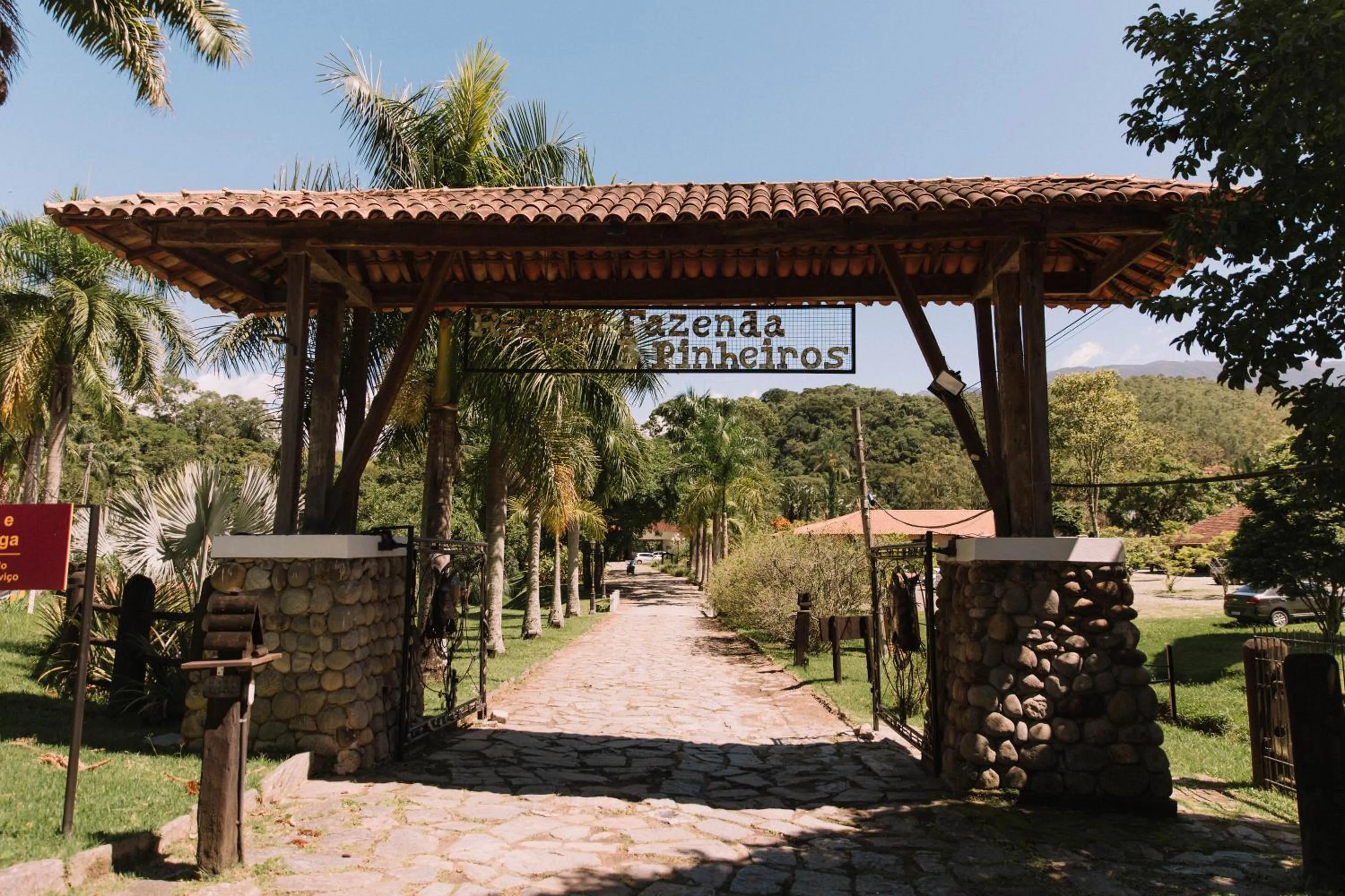Facade/entrance in Resort Fazenda 3 Pinheiros