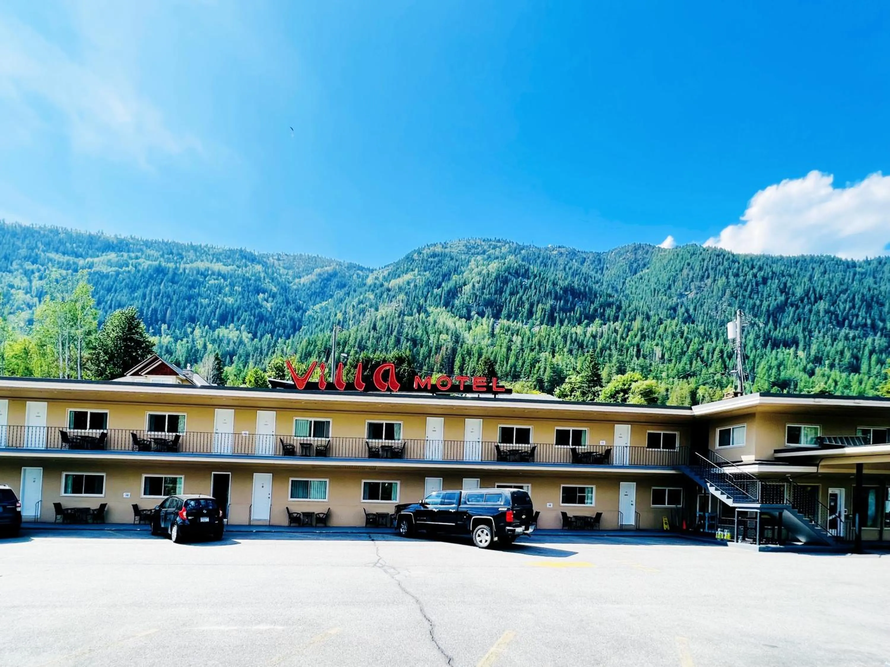 Property building in Villa Motel