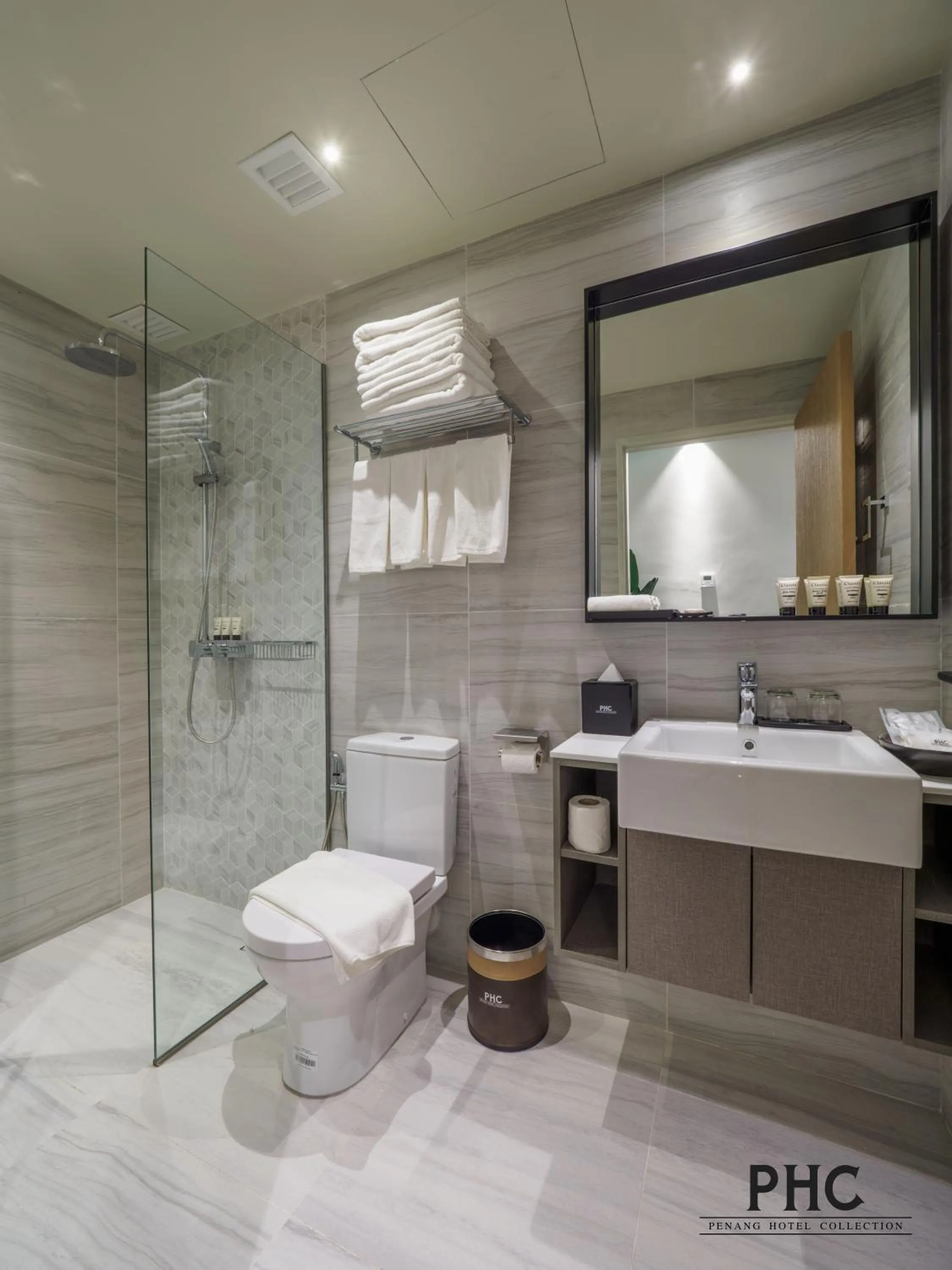 Shower in Bahari Parade Hotel Managed by The Ascott Limited