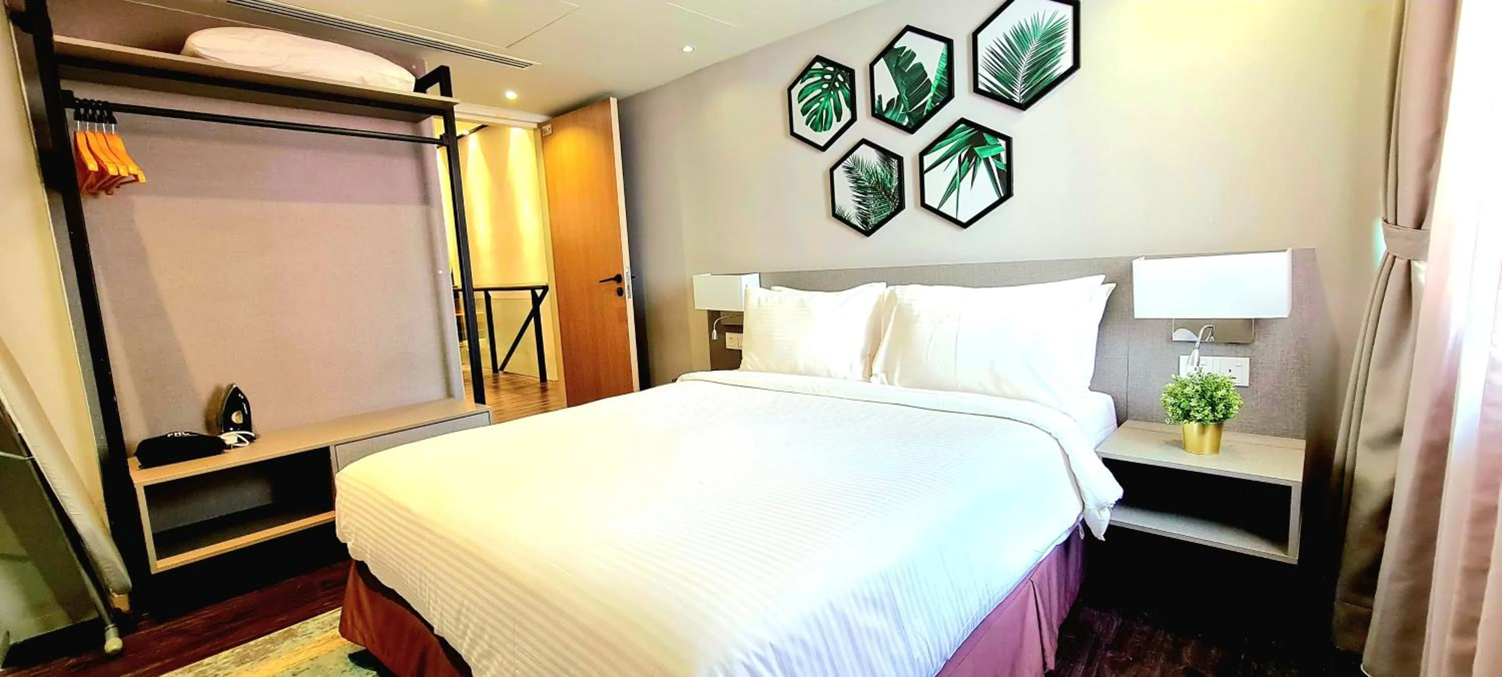 Bedroom, Bed in Bahari Parade Hotel Managed by The Ascott Limited