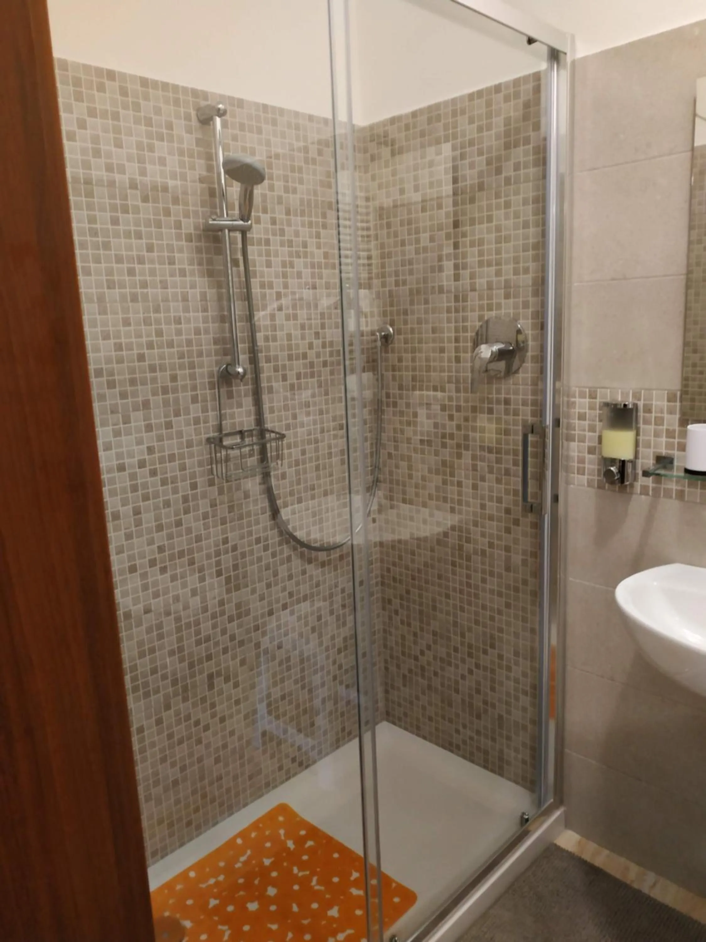 Bathroom in San Polo Star