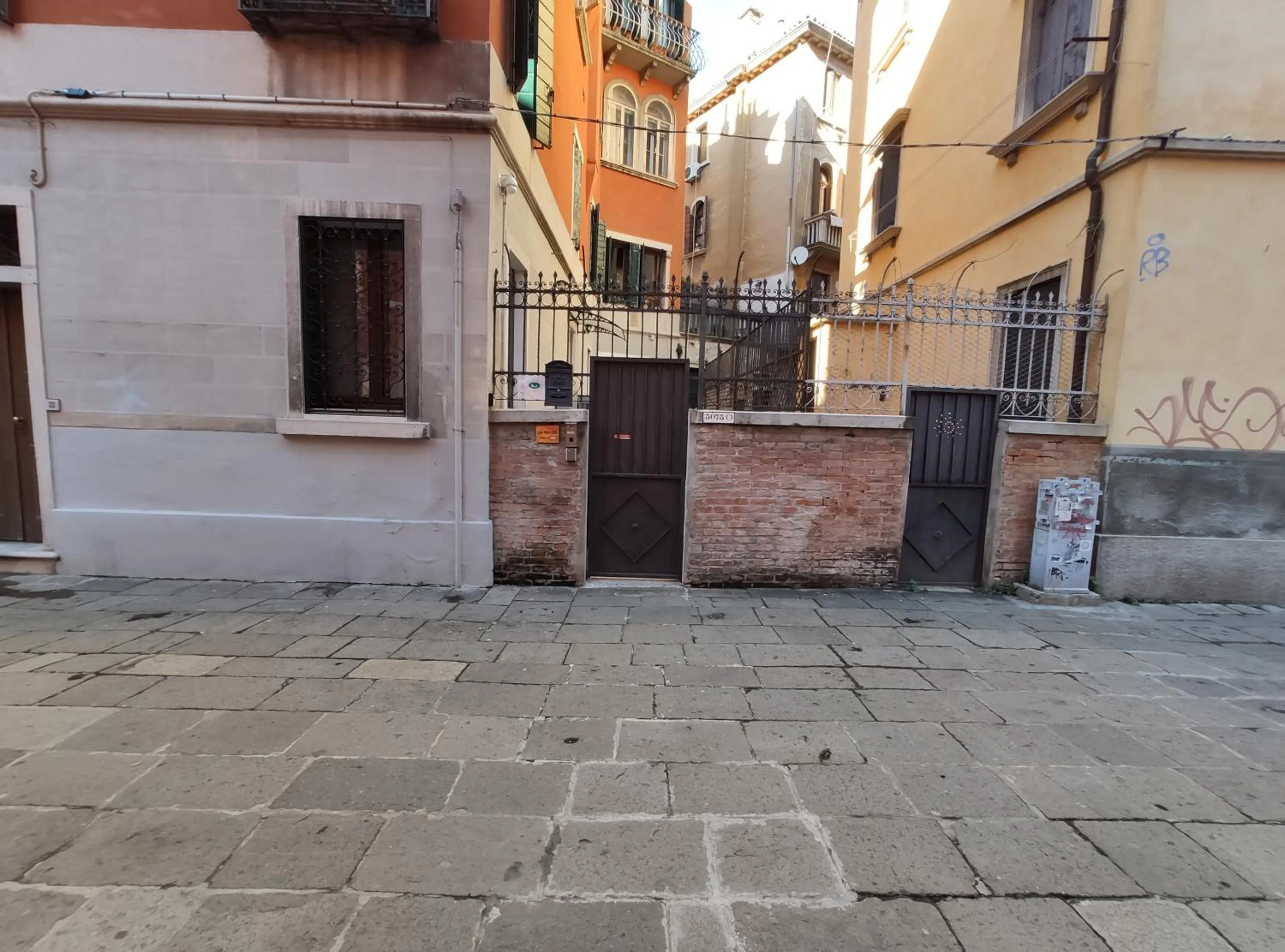 Facade/entrance in San Polo Star