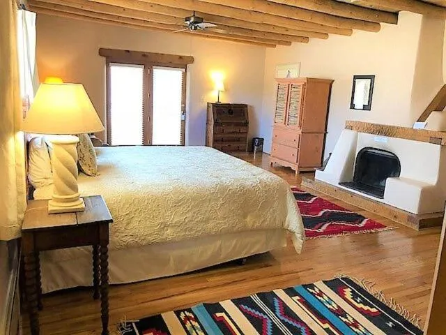 Bed in Casa Benavides Inn