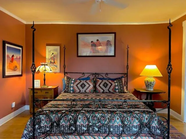 Bed in Casa Benavides Inn