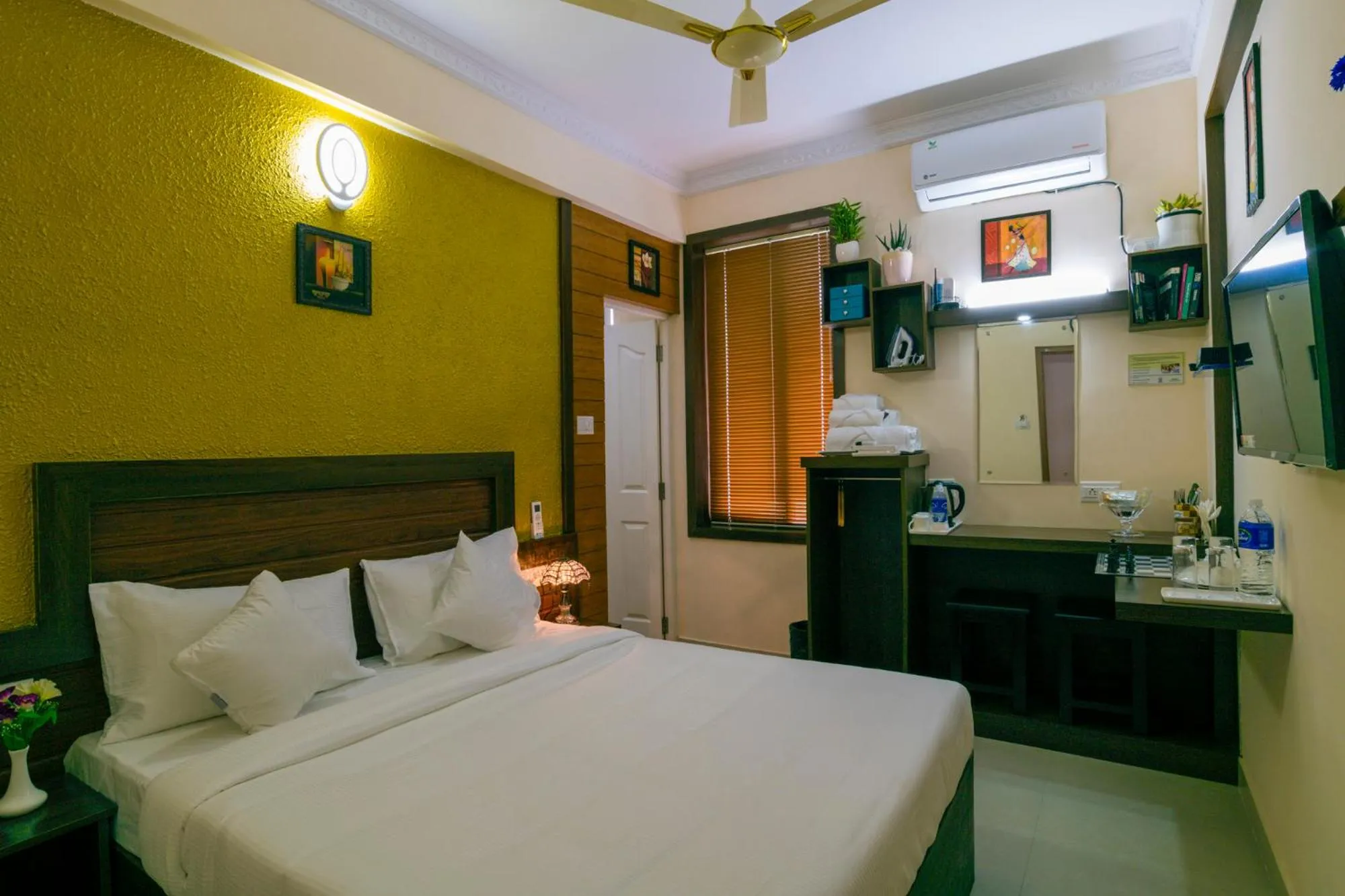 Bedroom, Bed in Blue Bell Cochin Airport Hotel