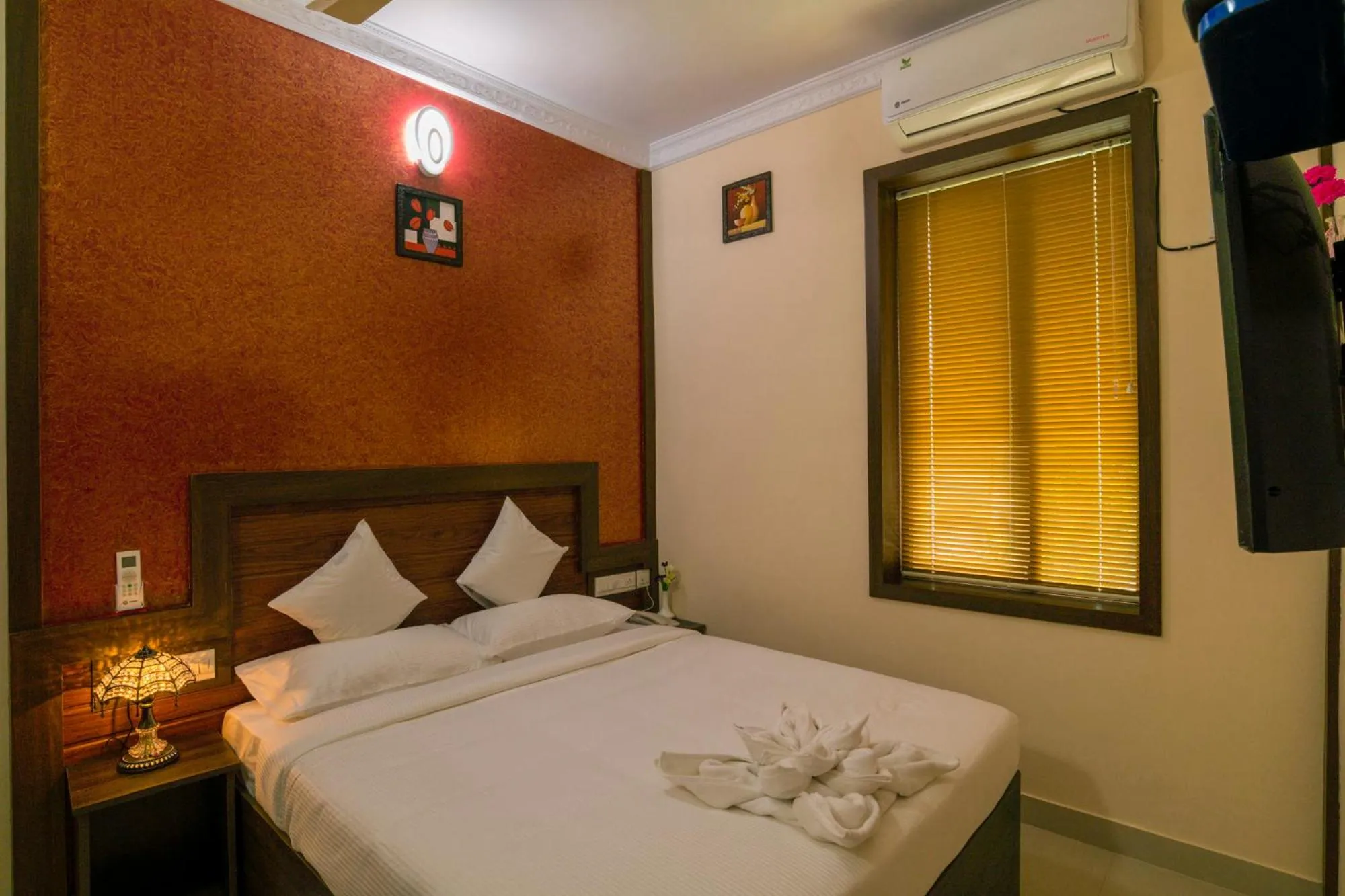 Bedroom, Bed in Blue Bell Cochin Airport Hotel