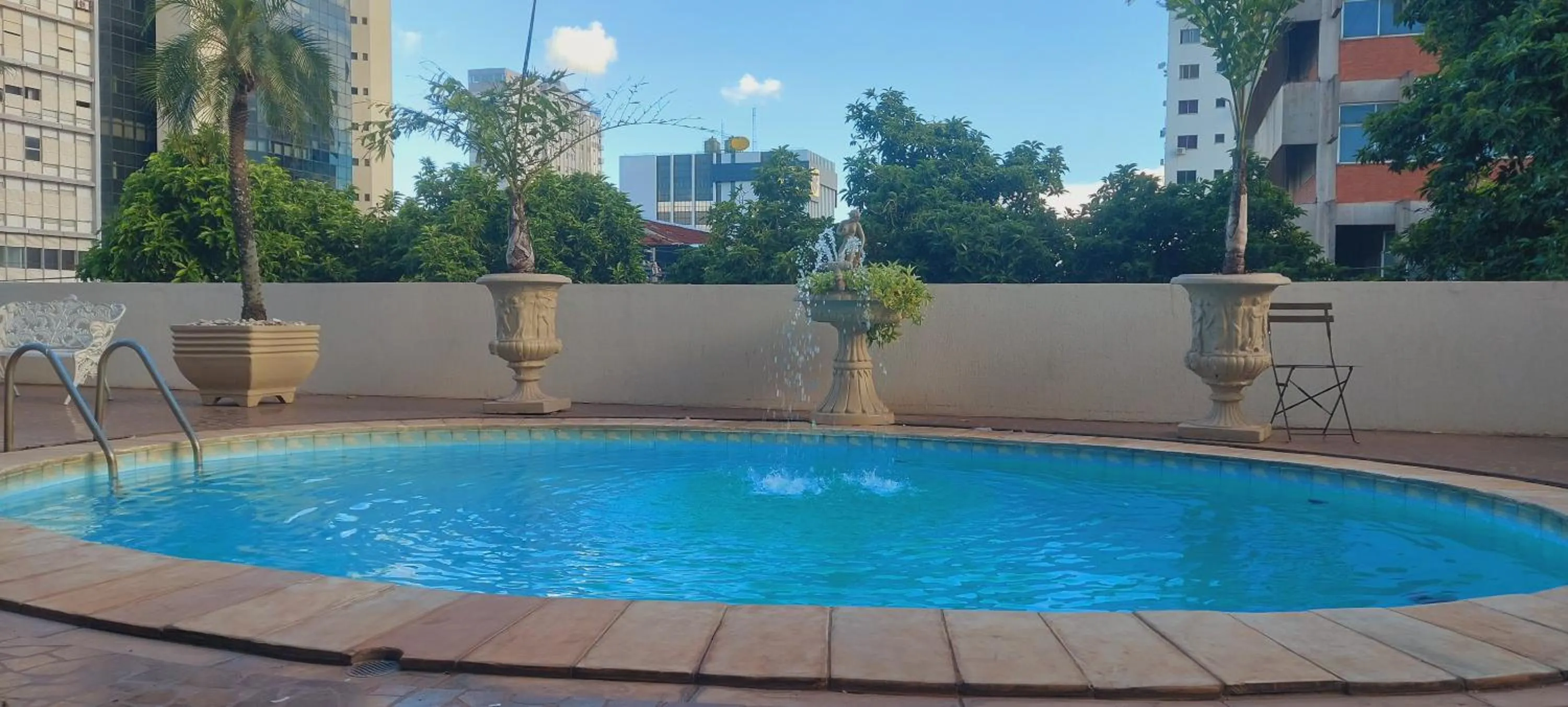 Swimming pool in Jandaia Hotel Campo Grande