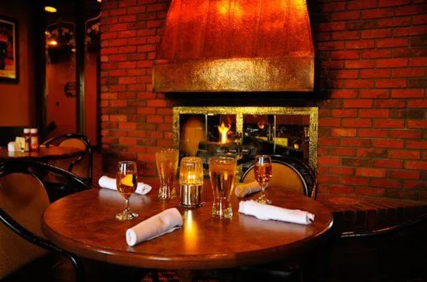 Restaurant/places to eat in Assiniboine Gordon Inn on the Park