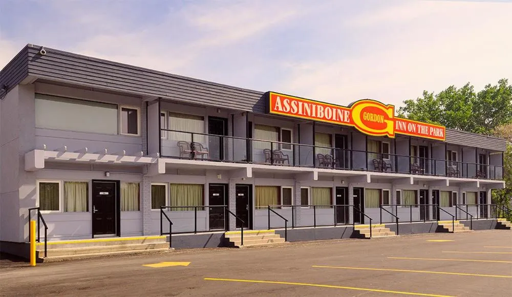 Facade/entrance in Assiniboine Gordon Inn on the Park