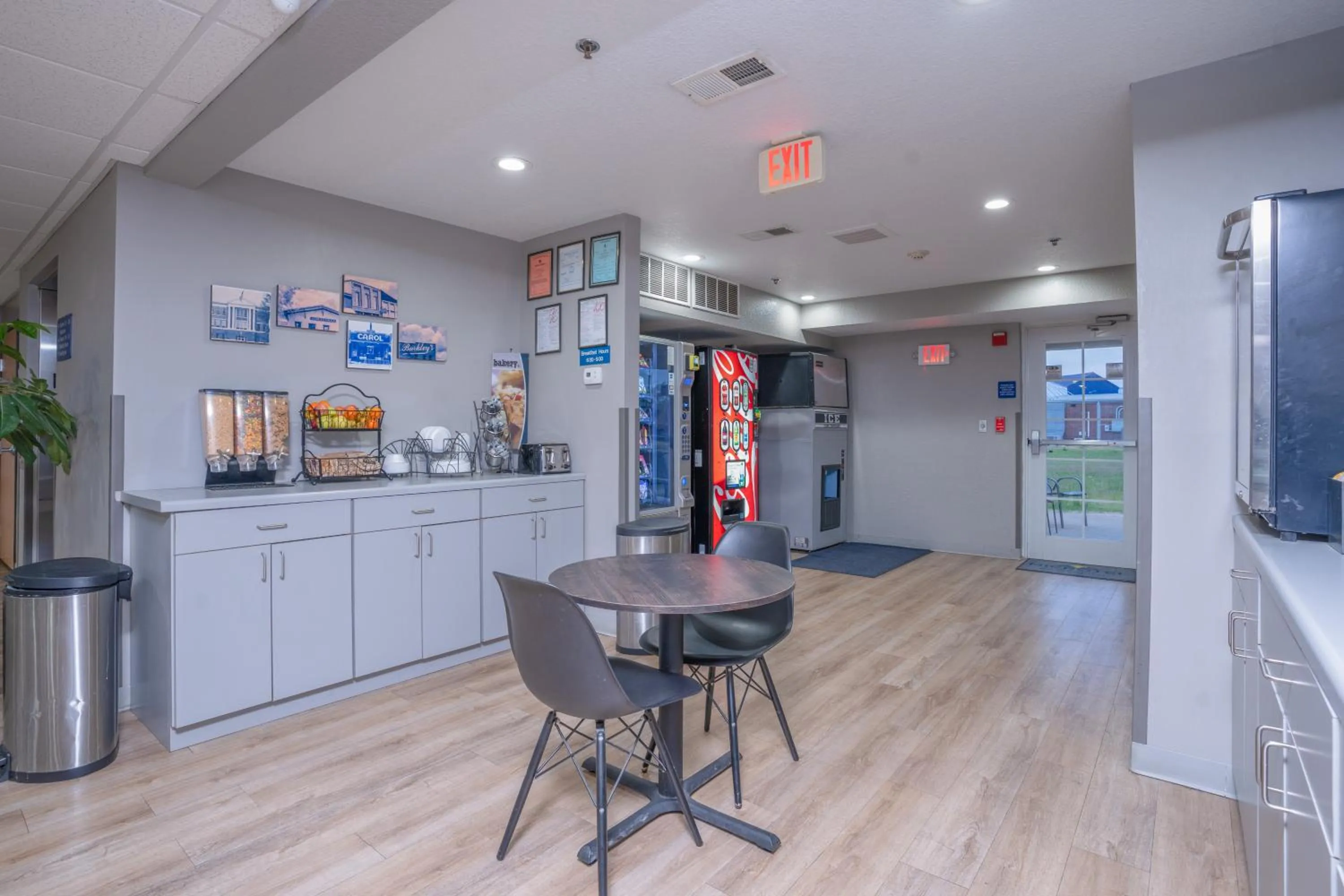 Breakfast in Microtel Inn & Suites by Wyndham Albertville