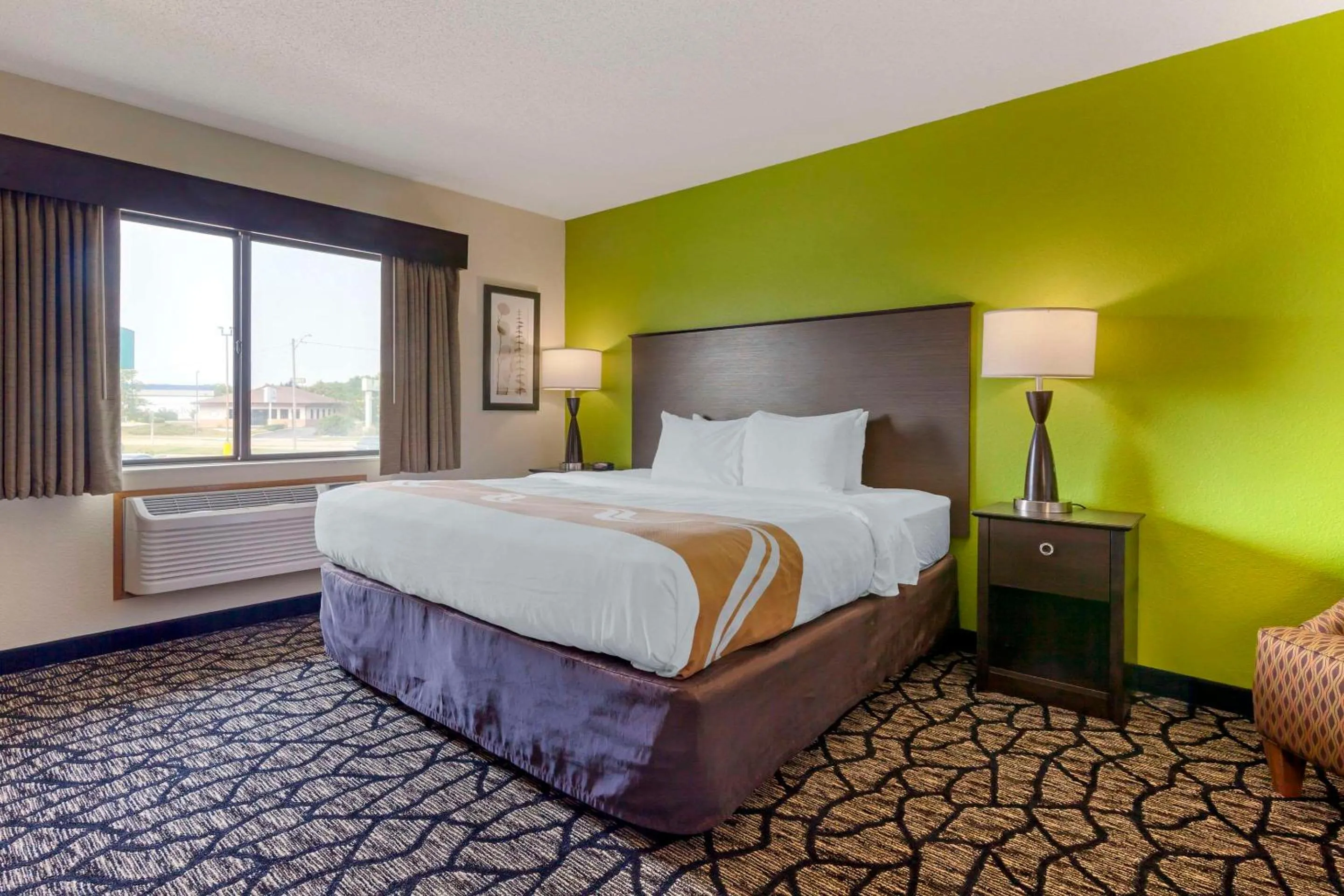 Bedroom, Bed in Quality Inn Oshkosh Aviation Park