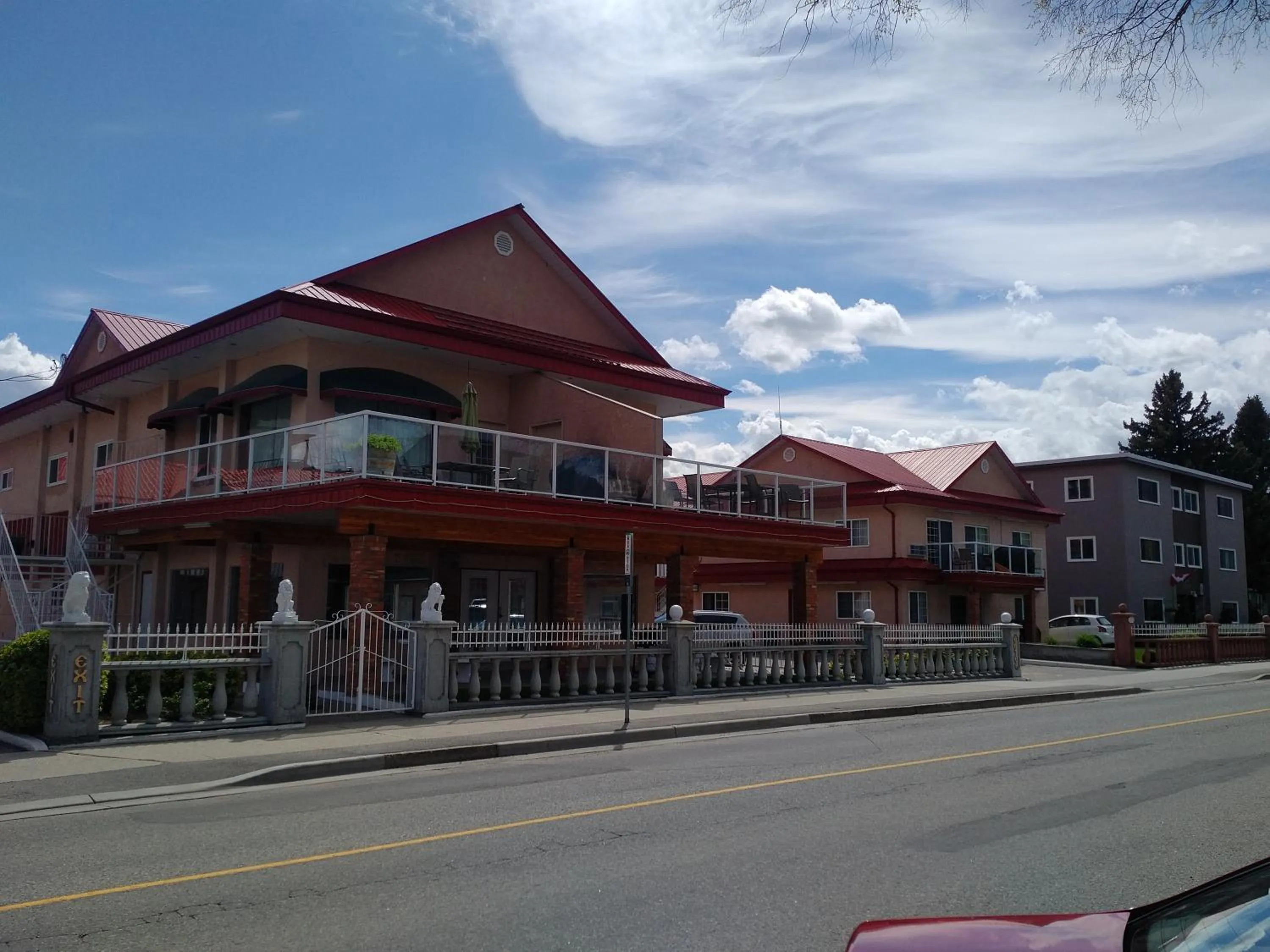 Street view in SlumberLodge Hotel