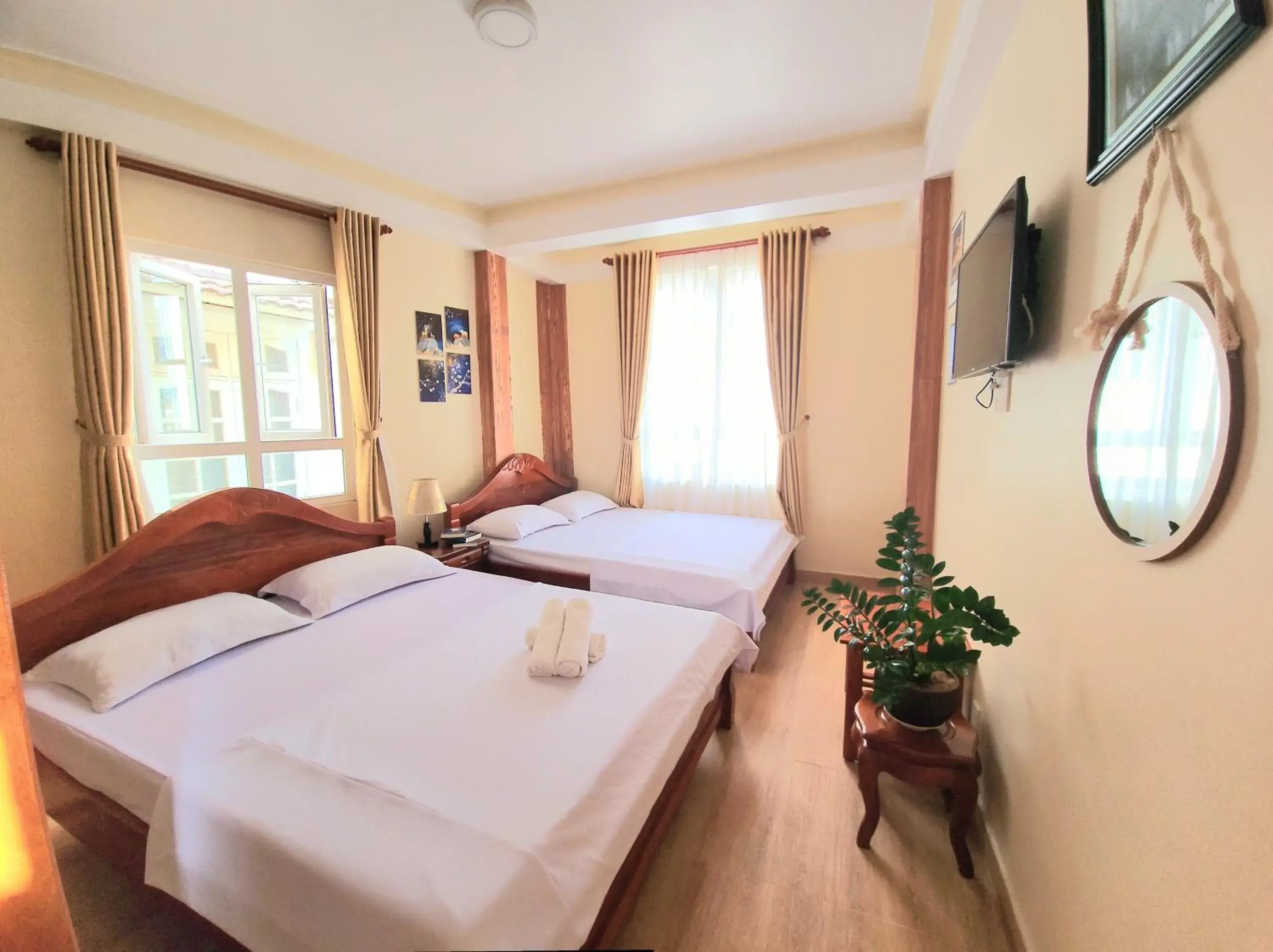 Deluxe King Room in Bình Đào Hotel - Khách sạn ngay trung tâm giá rẻ Deluxe King Room in Bình Đào Hotel - Khách sạn ngay trung tâm giá rẻ