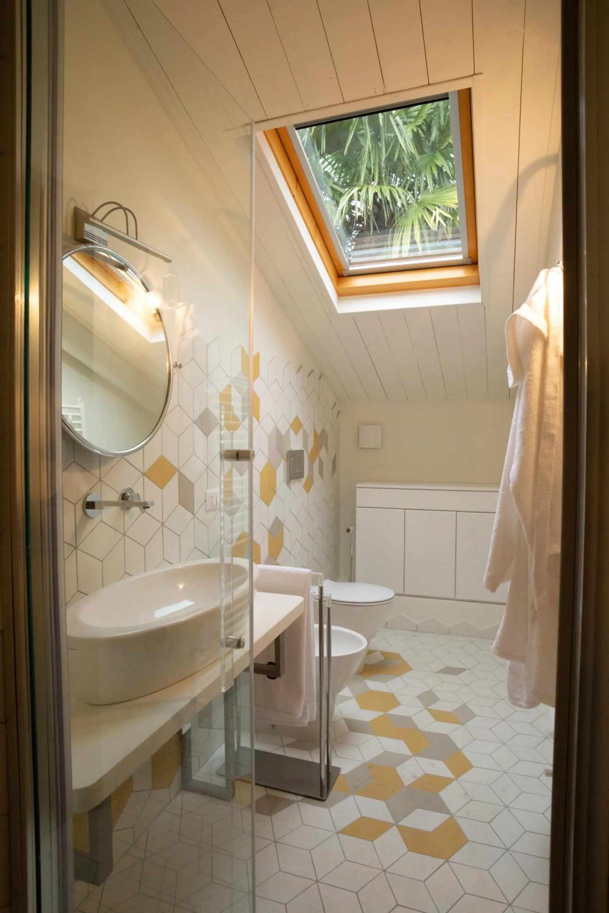 Shower in Maison Petit Perlage B&B and Champagne