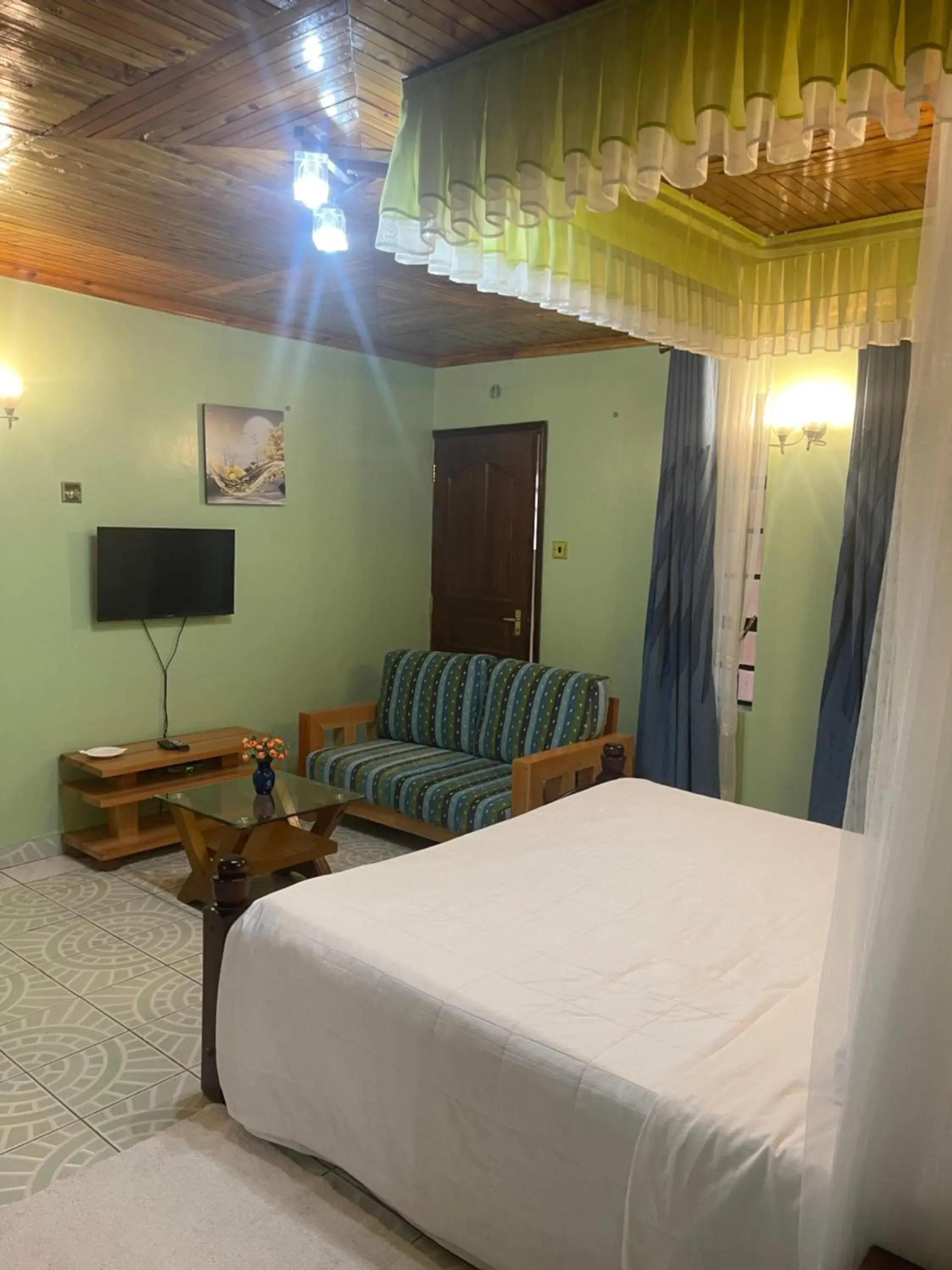 Double Room with Private Bathroom - single occupancy in Palm Nest - Near JKIA Double Room with Private Bathroom - single occupancy in Palm Nest - Near JKIA