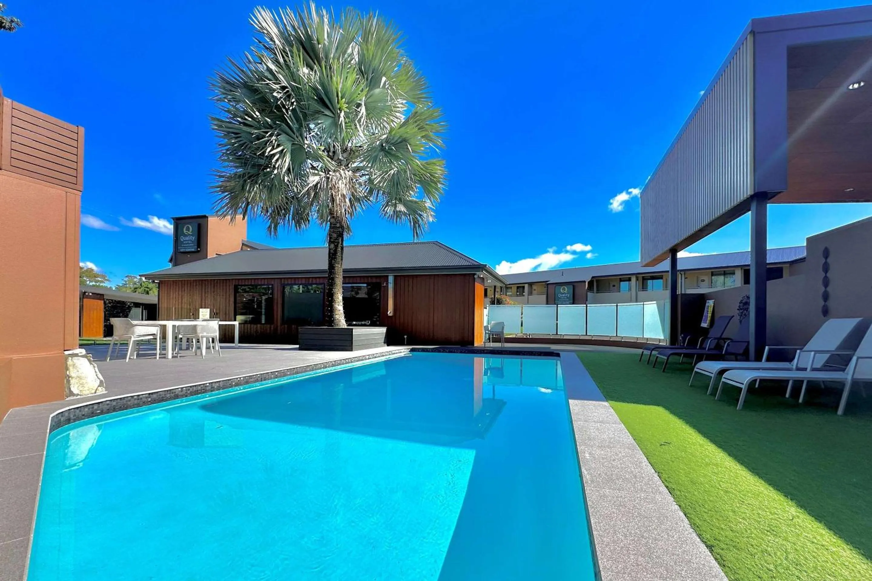 Swimming pool in Quality Hotel City Centre