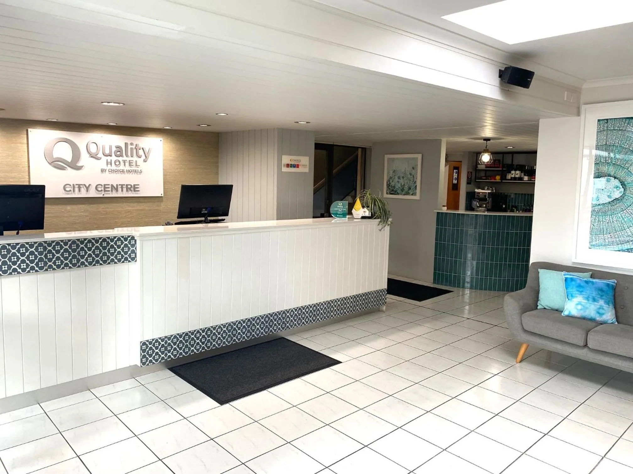 Lobby or reception in Quality Hotel City Centre