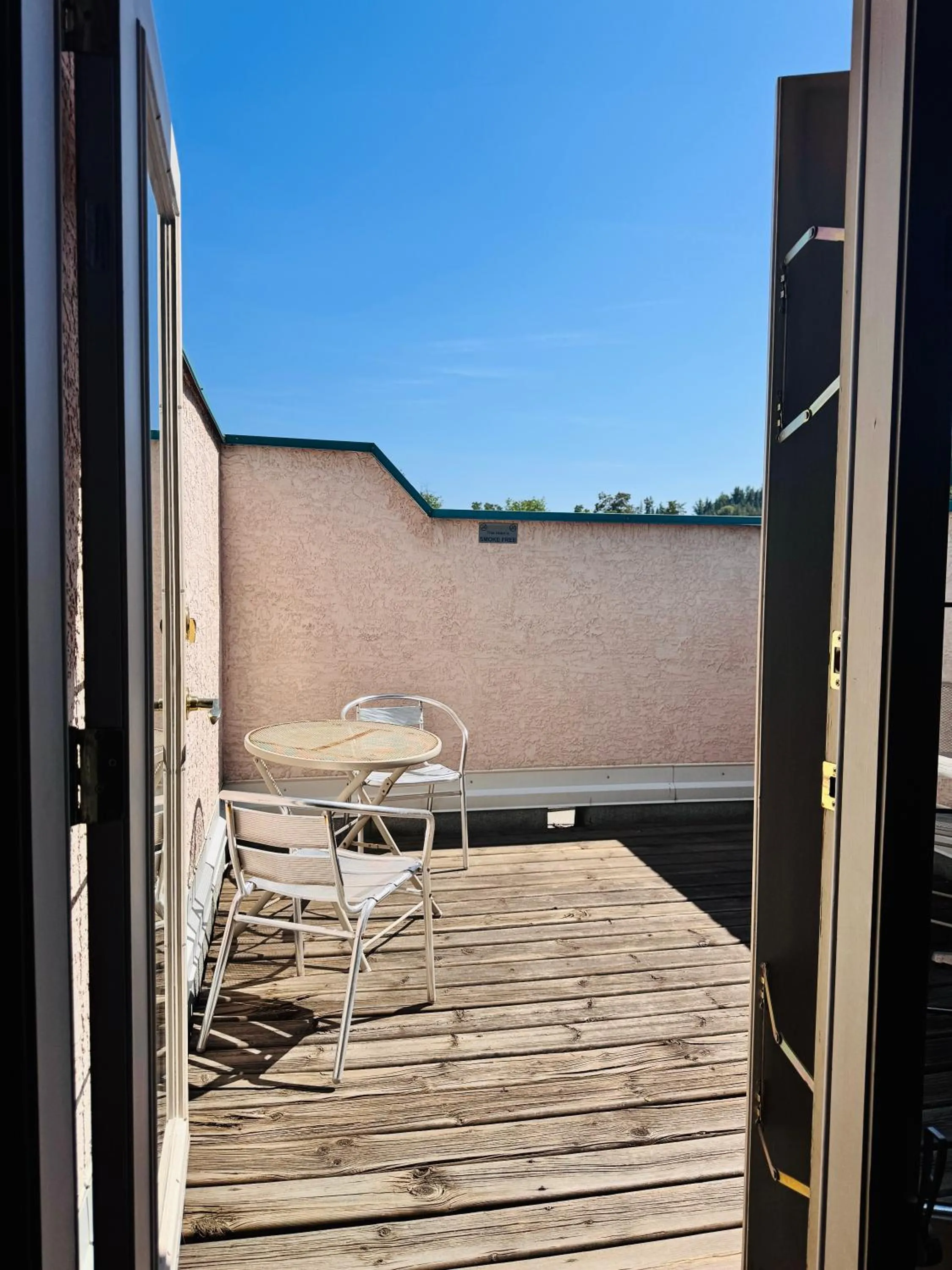 Patio in Super 8 by Wyndham Castlegar BC