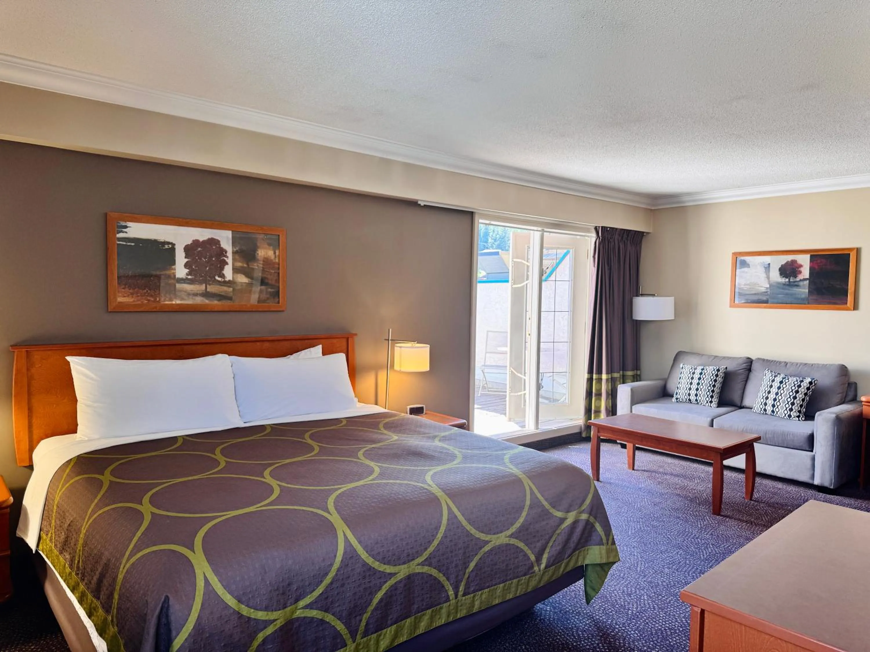 Bed in Super 8 by Wyndham Castlegar BC