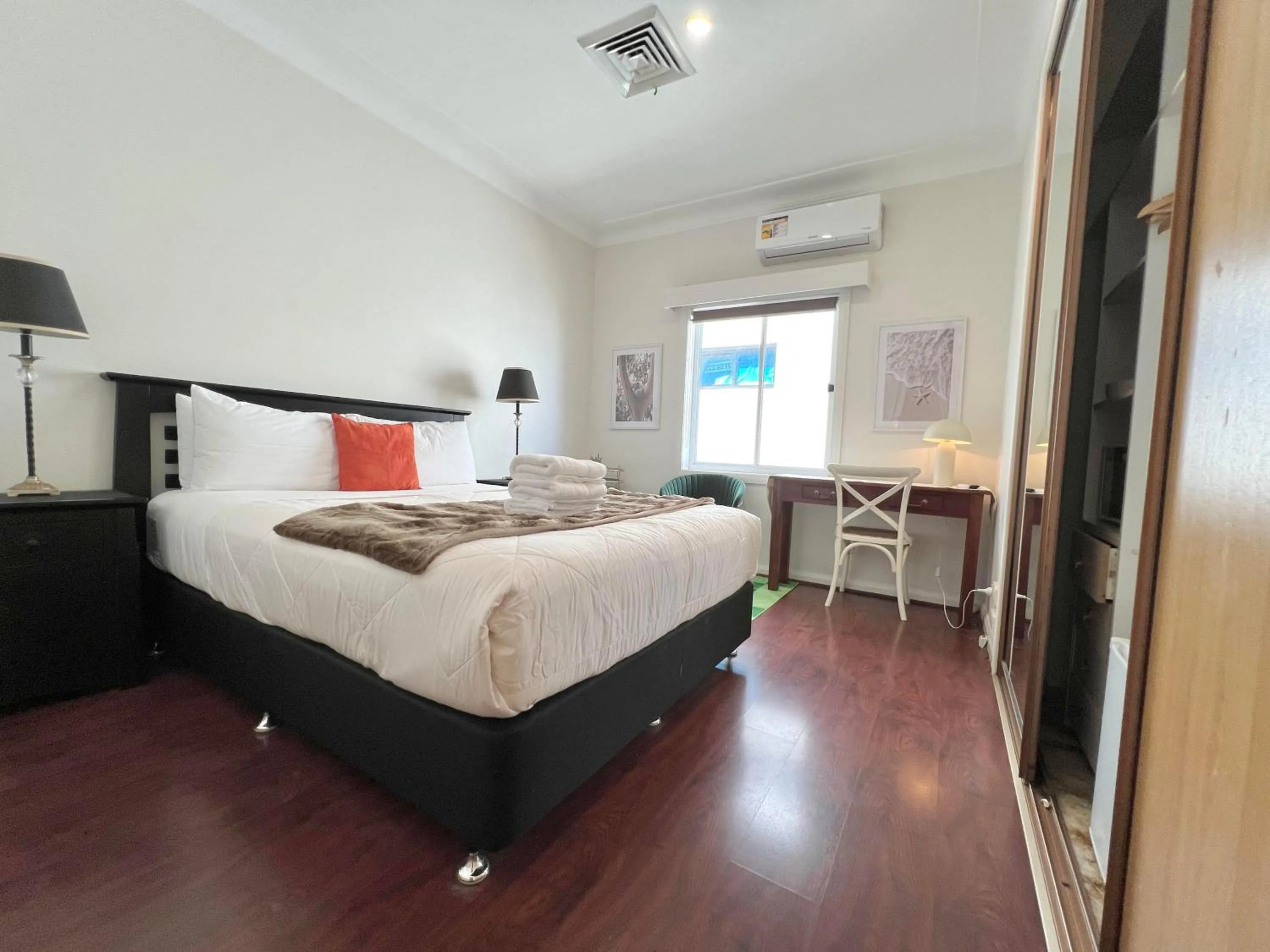 View (from property/room), Bed in North Ryde Guesthouse