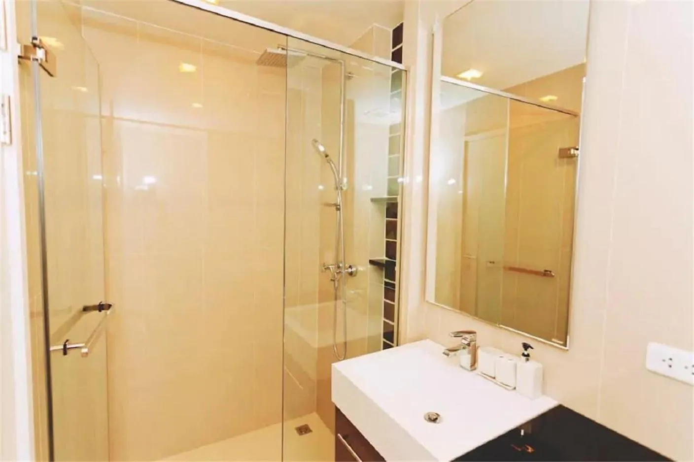 Shower in The Deck Patong by VIP