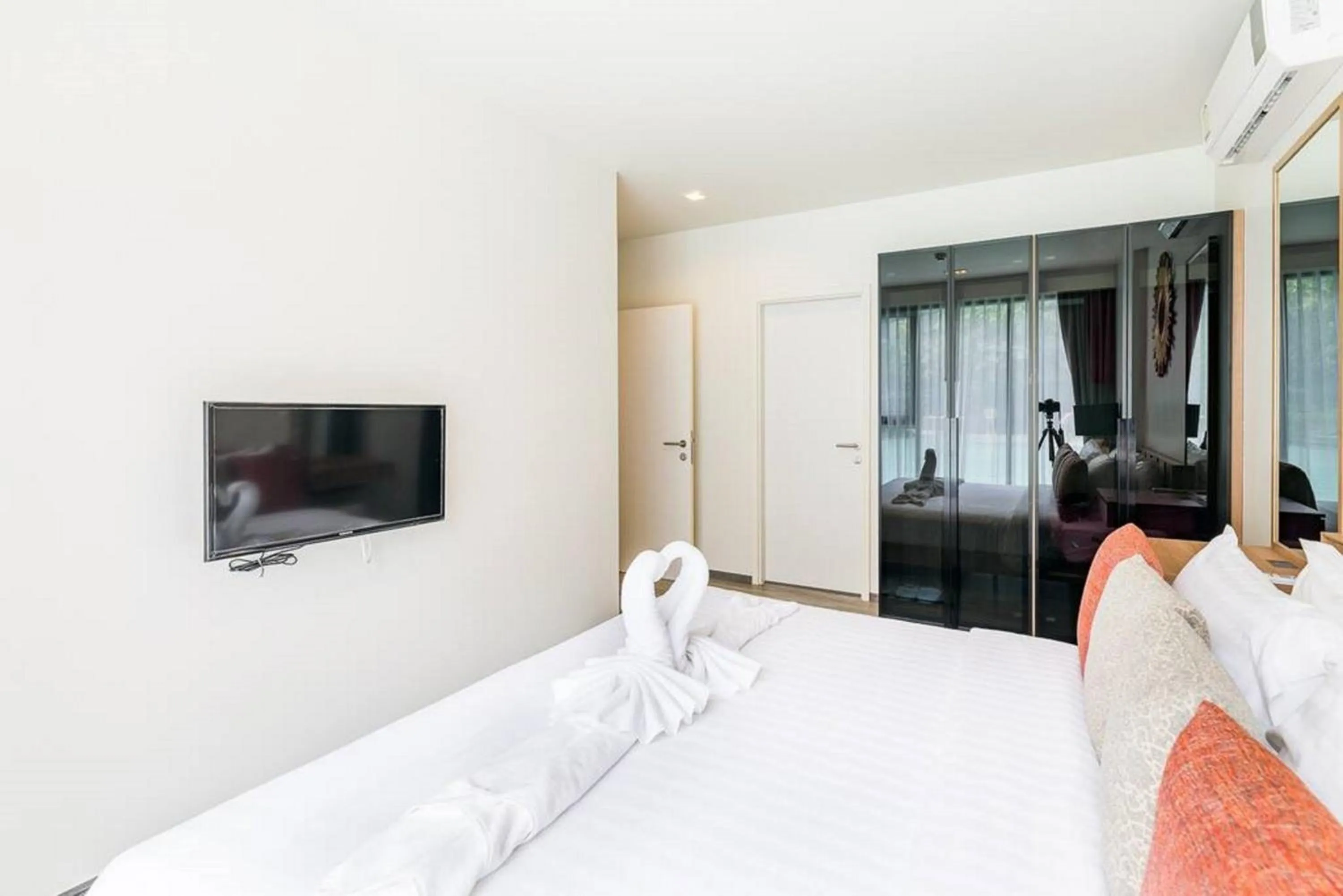 Bed in The Deck Patong by VIP