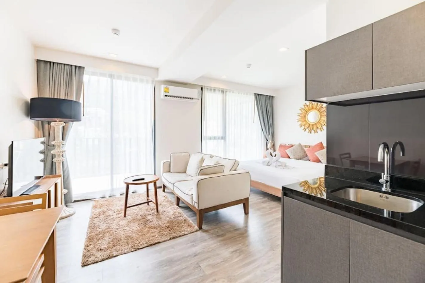 Photo of the whole room, Bed in The Deck Patong by VIP