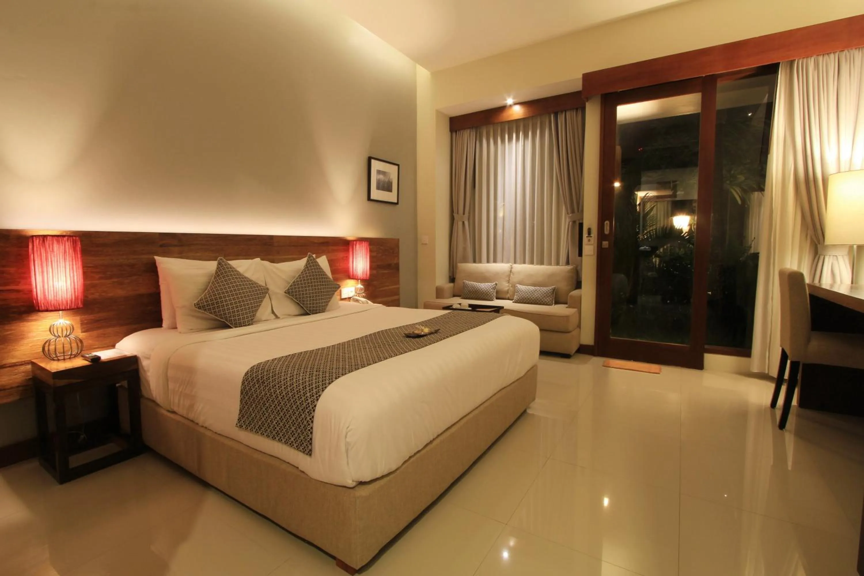 Photo of the whole room, Bed in Uma Karan