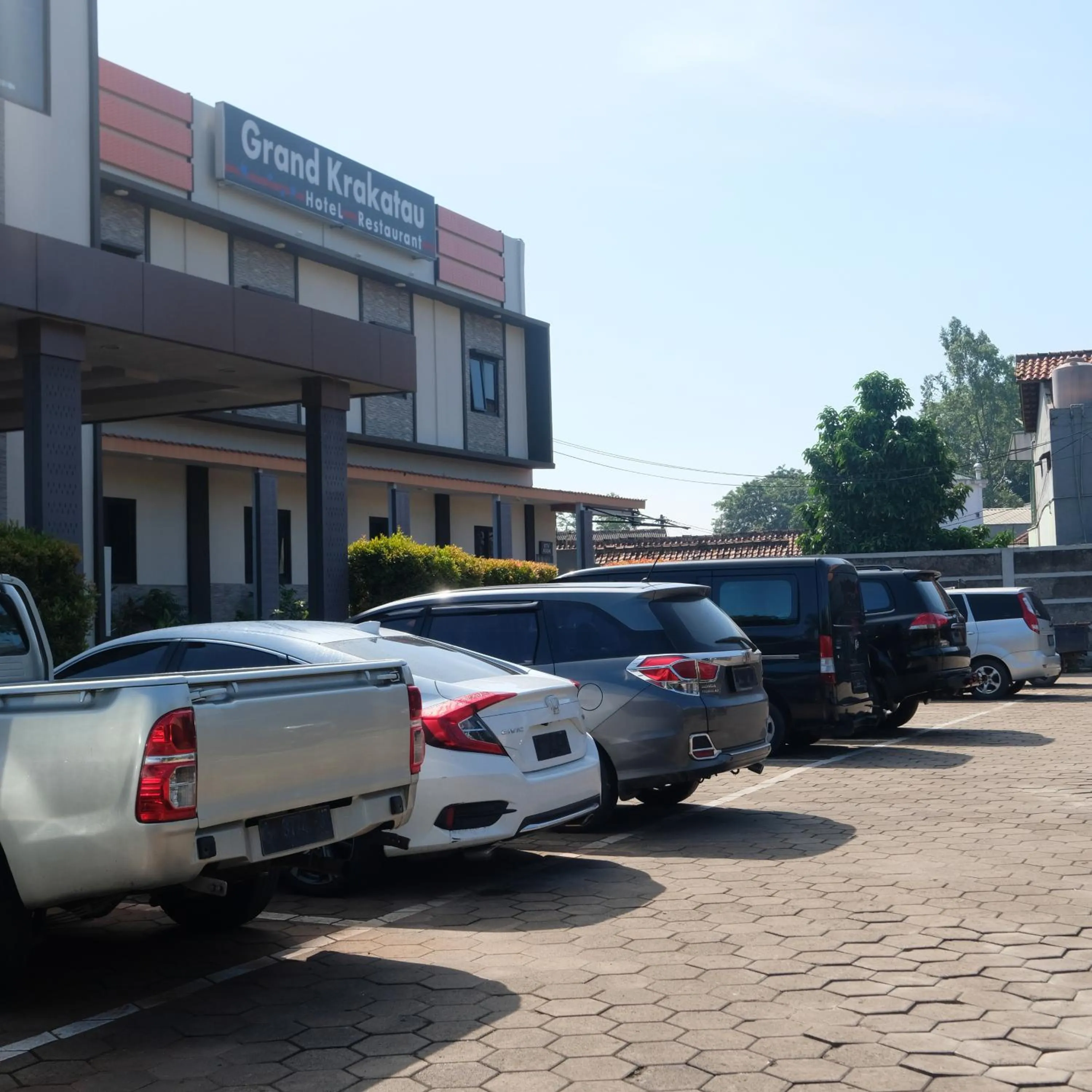 Facade/entrance in Grand Krakatau Hotel Serang