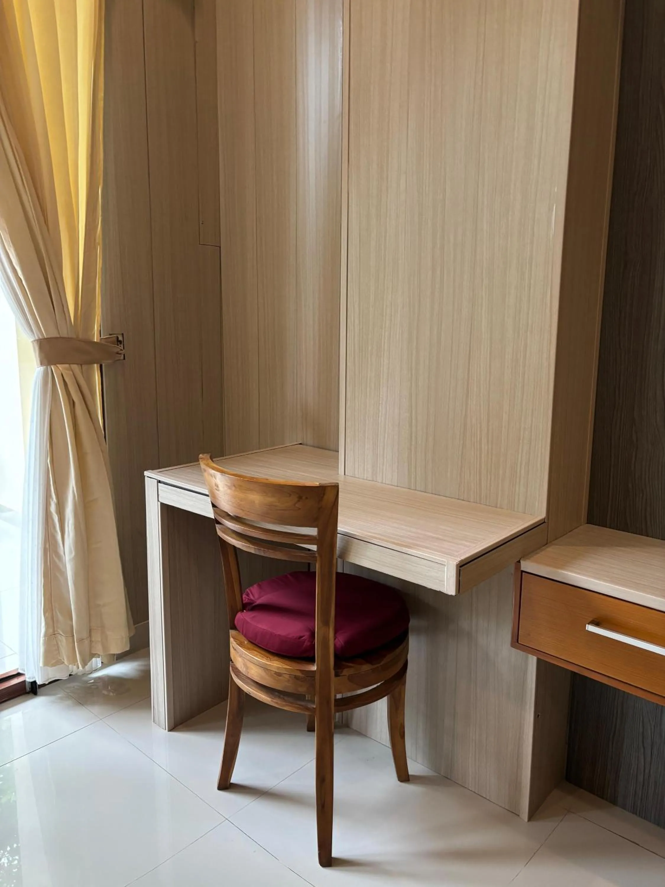 hair dresser in Adi Jaya Cottages Ubud Suites by EPS - CHSE Certified