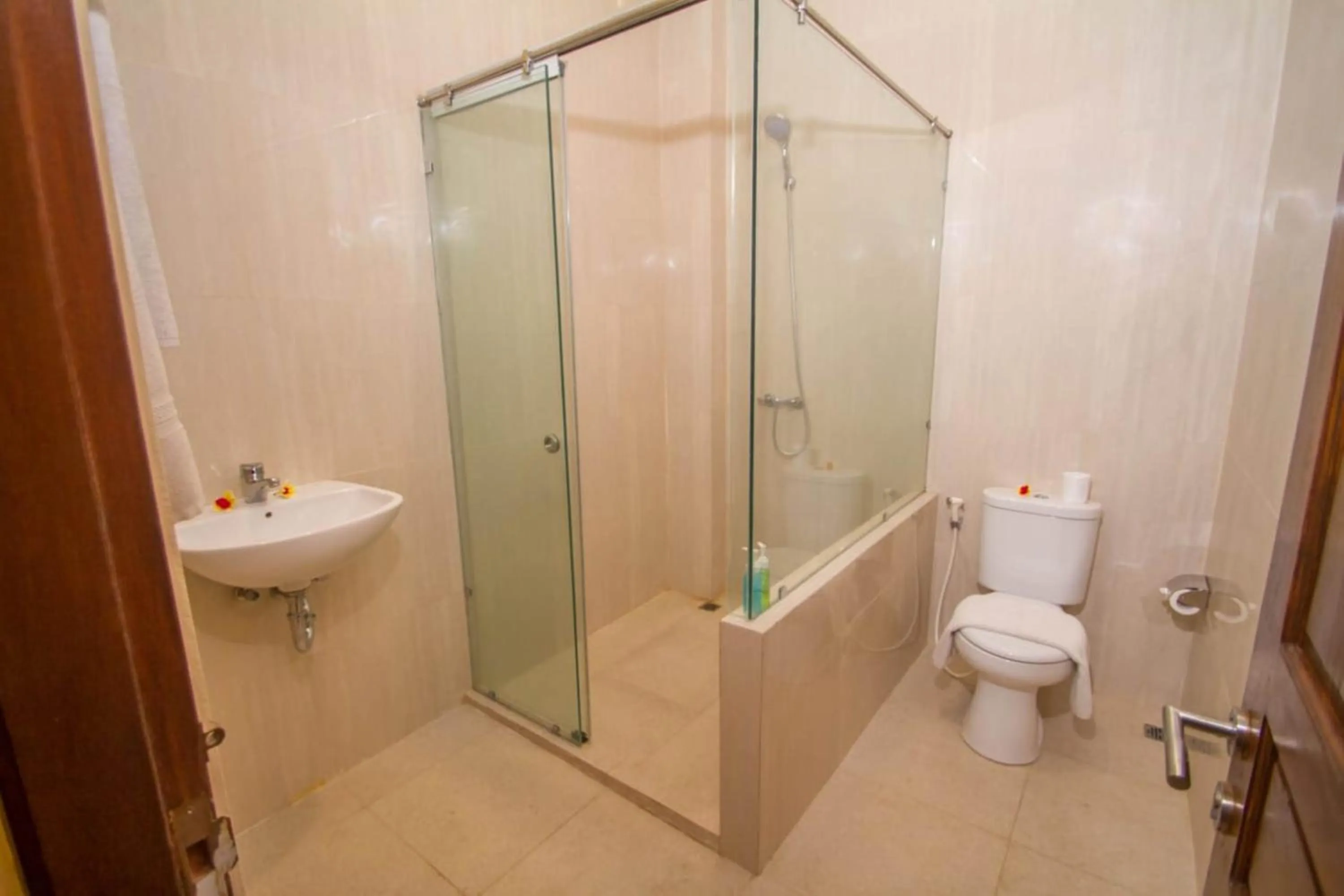 Bathroom in Adi Jaya Cottages Ubud Suites by EPS - CHSE Certified