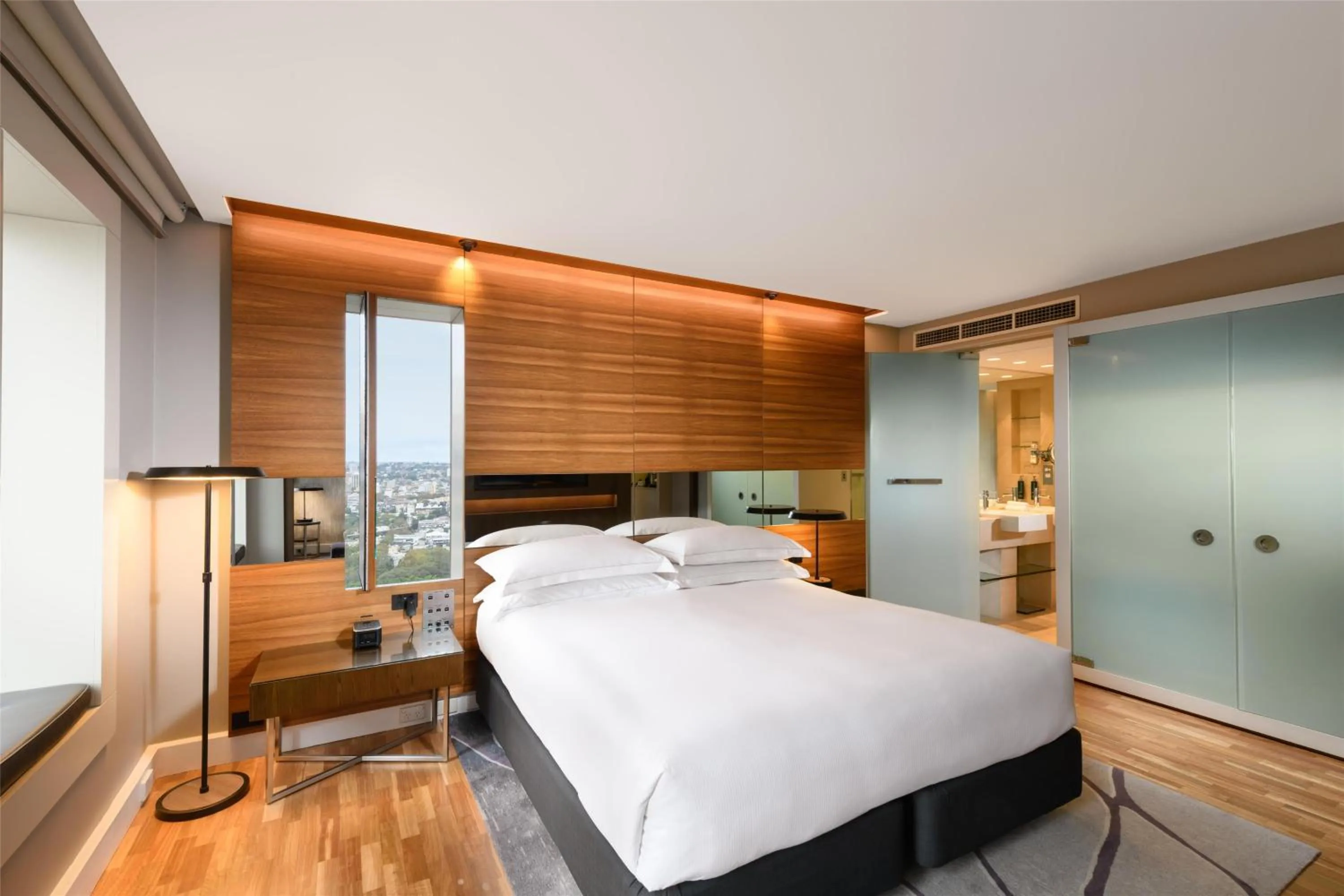 Bed in Hilton Sydney