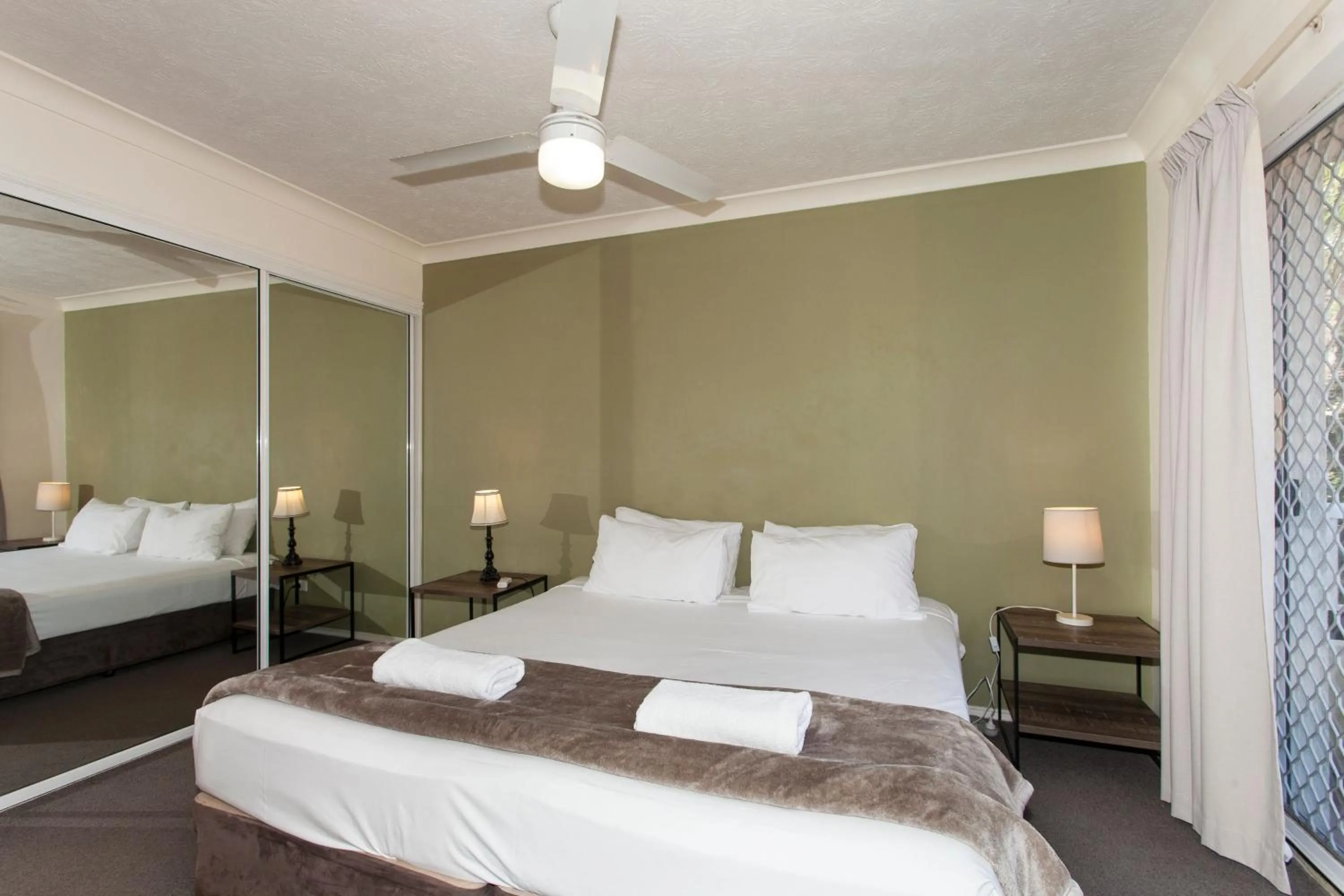 Bed in Surfers Tradewinds