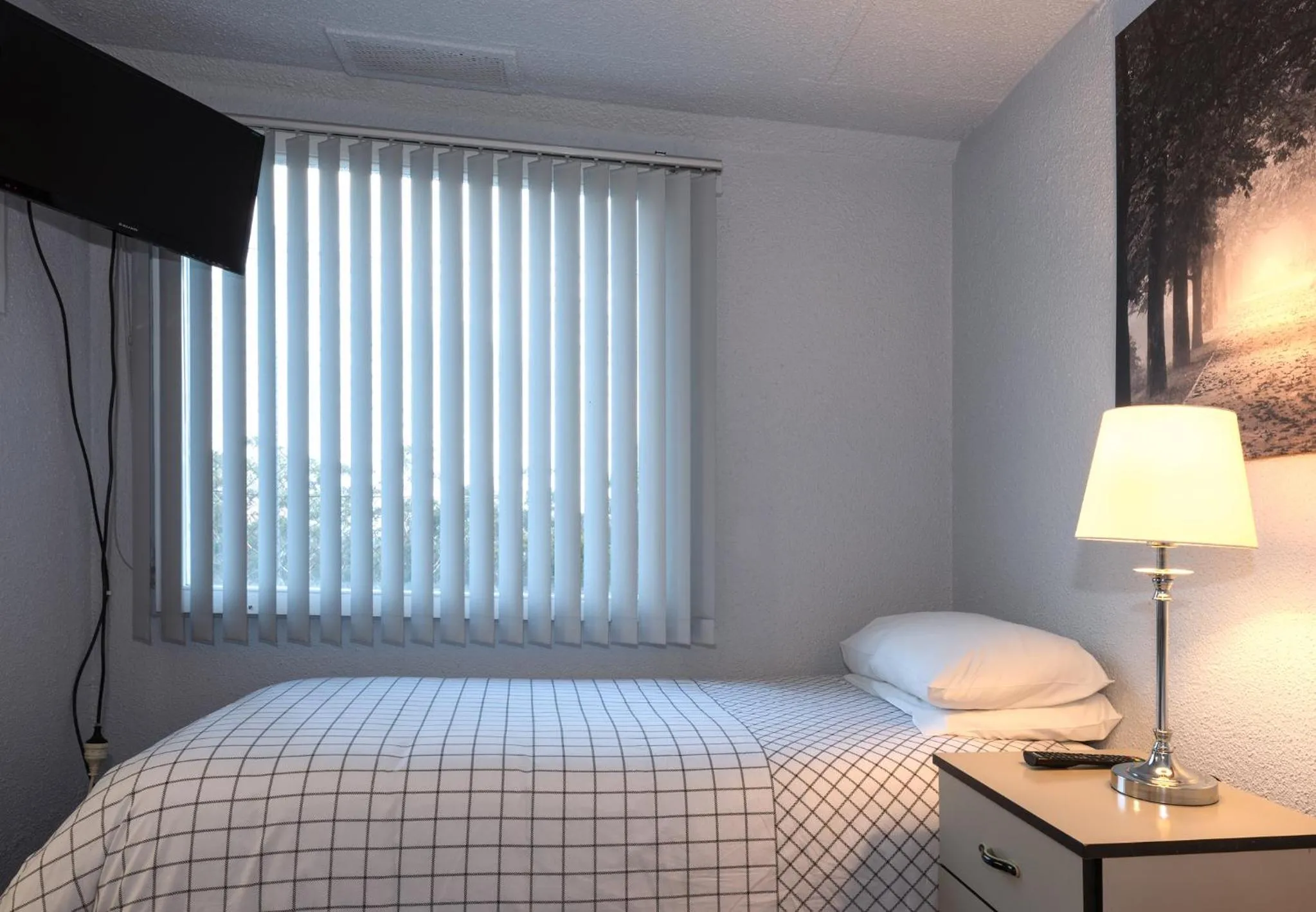 Bed in Blue Mountains Highway Motel