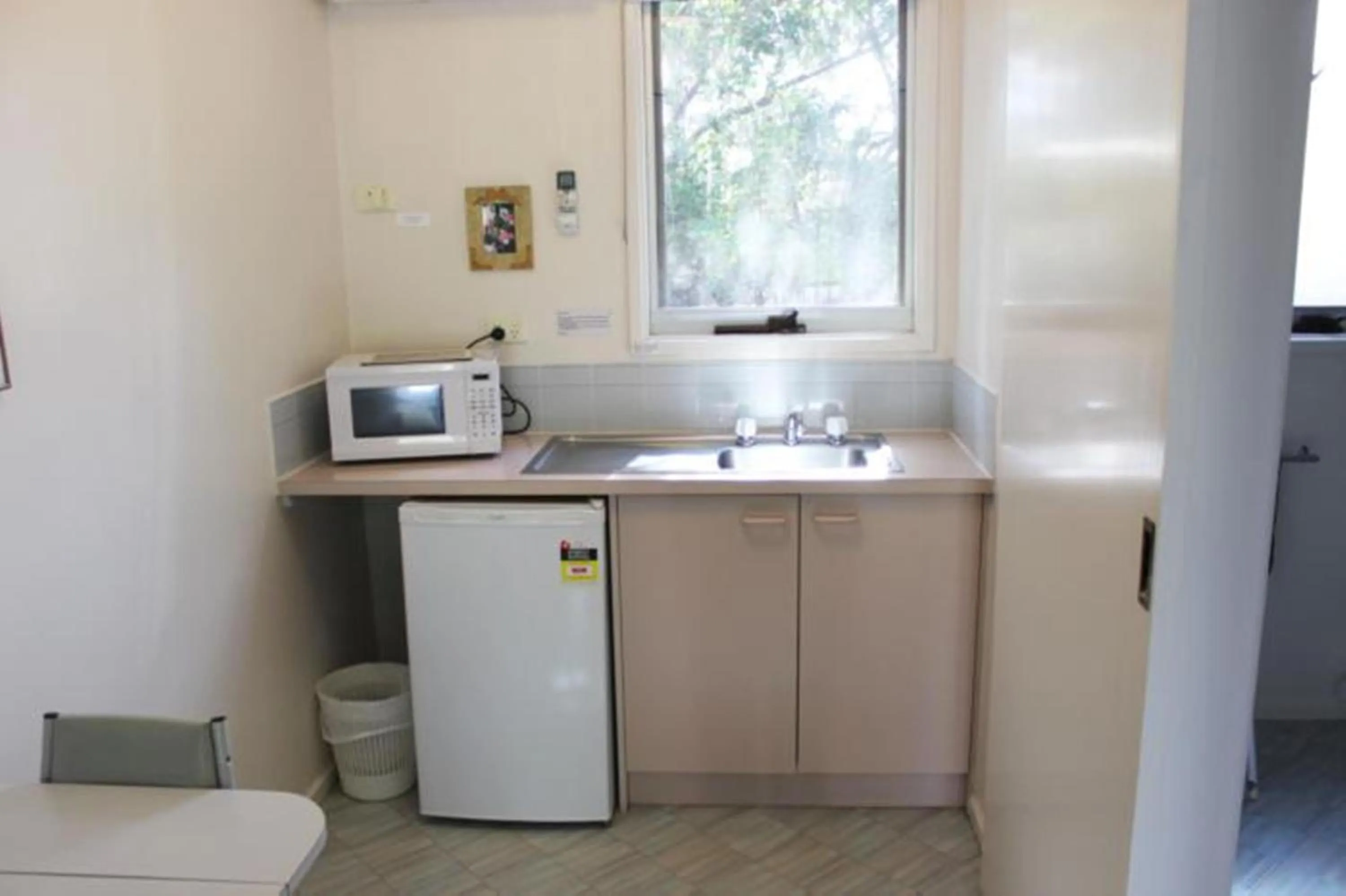 Day in The Balnarring Motel