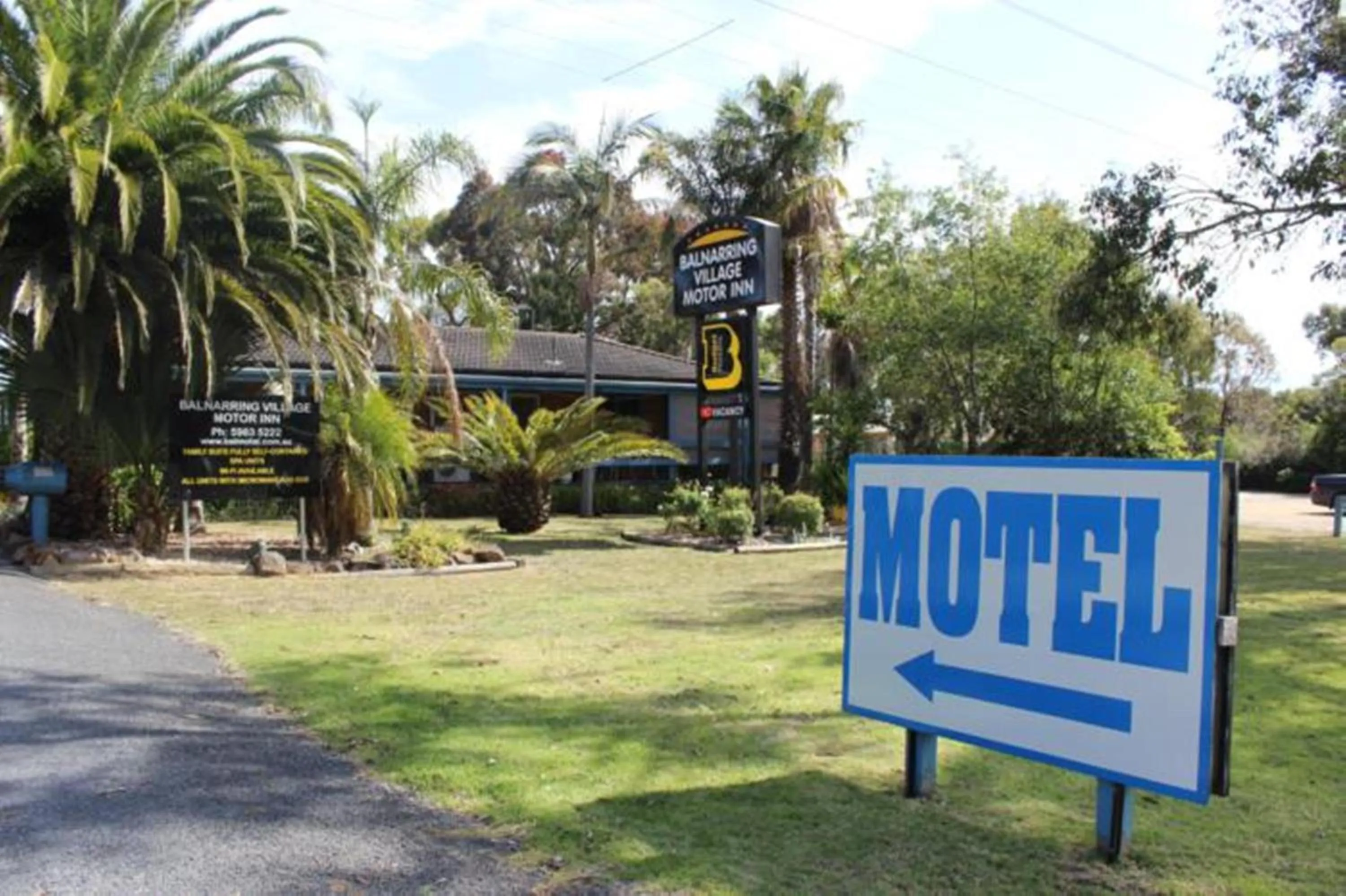 Property building in The Balnarring Motel
