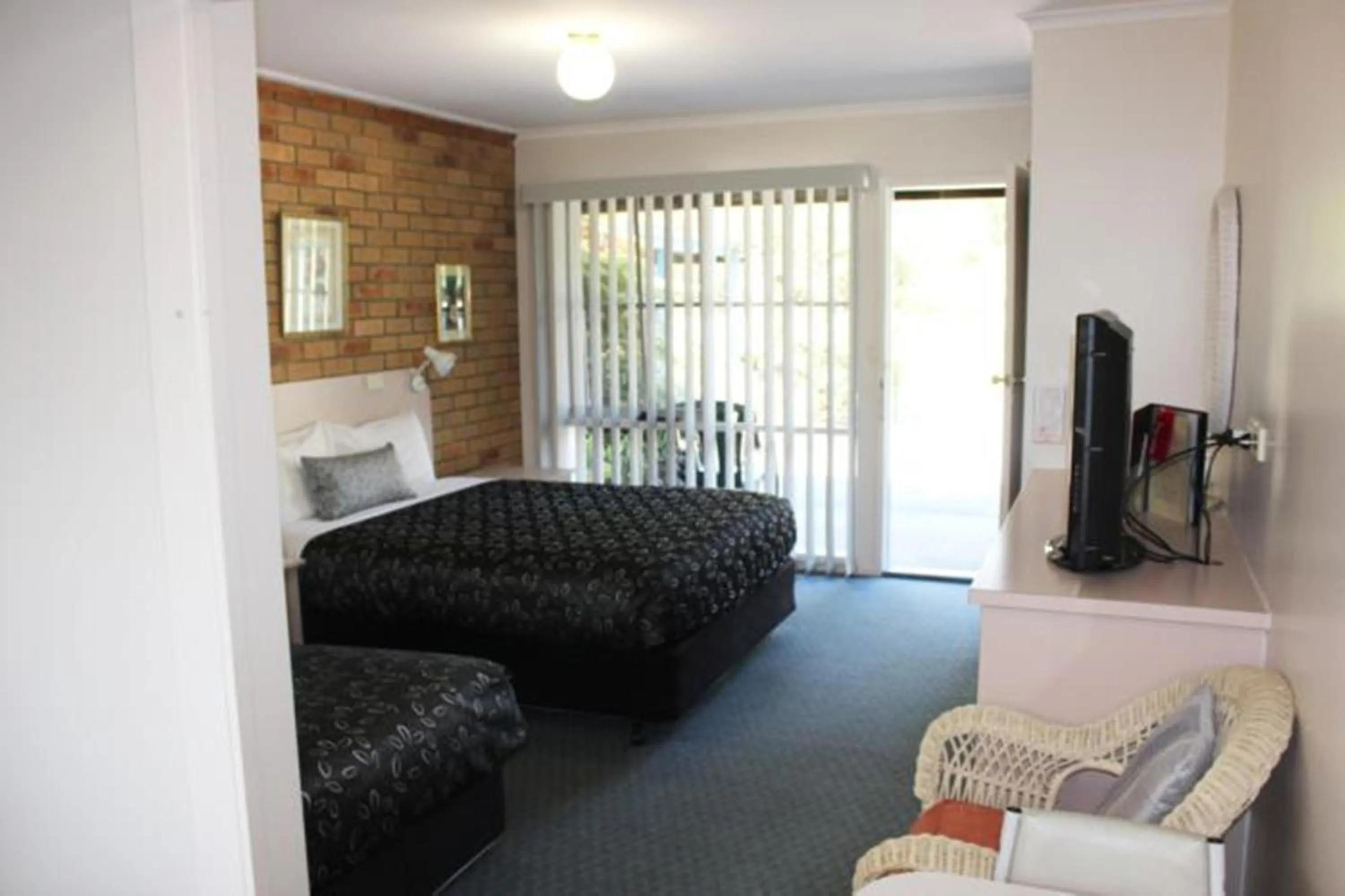 Day in The Balnarring Motel