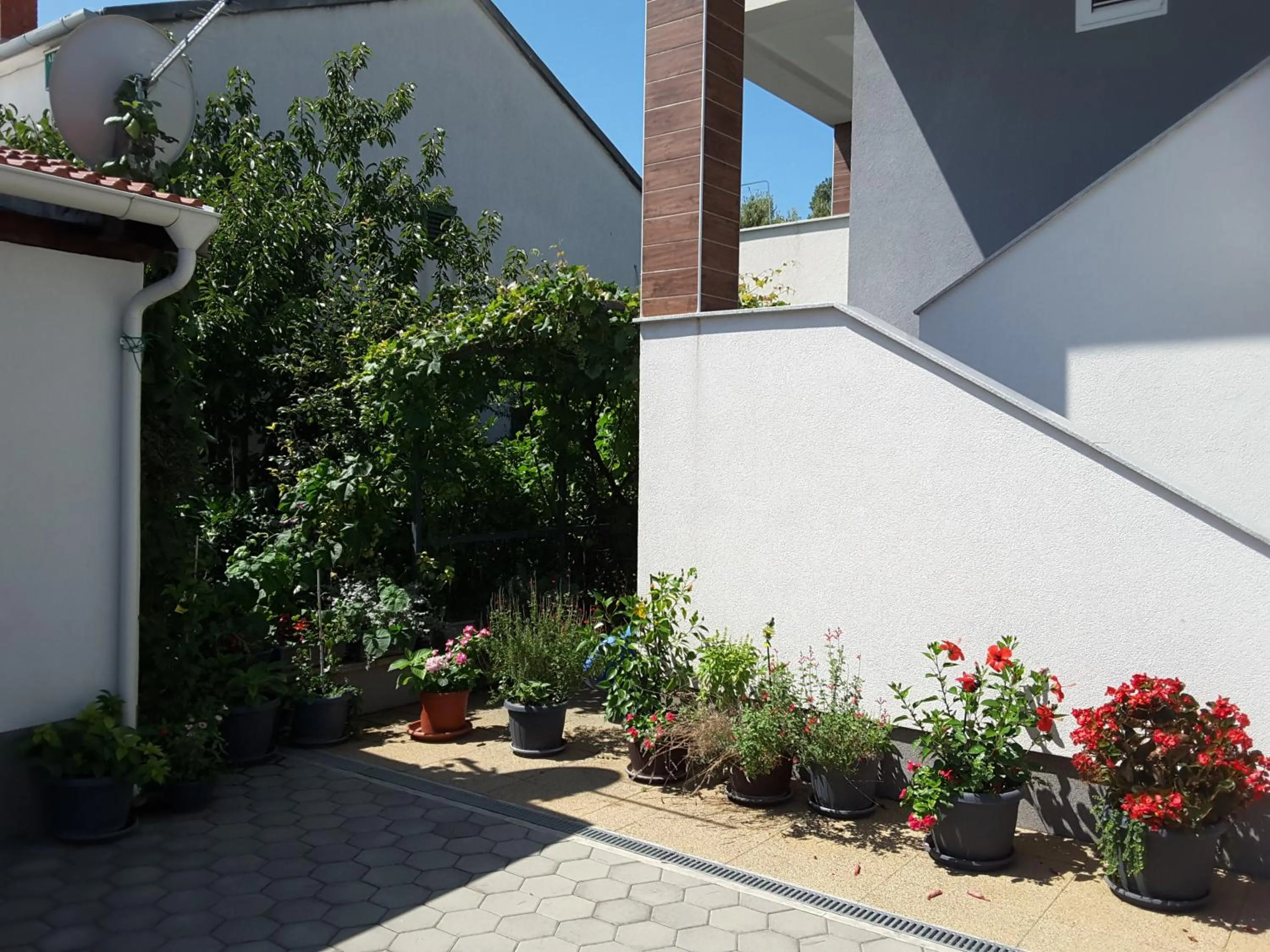 Property building in Villa Milena