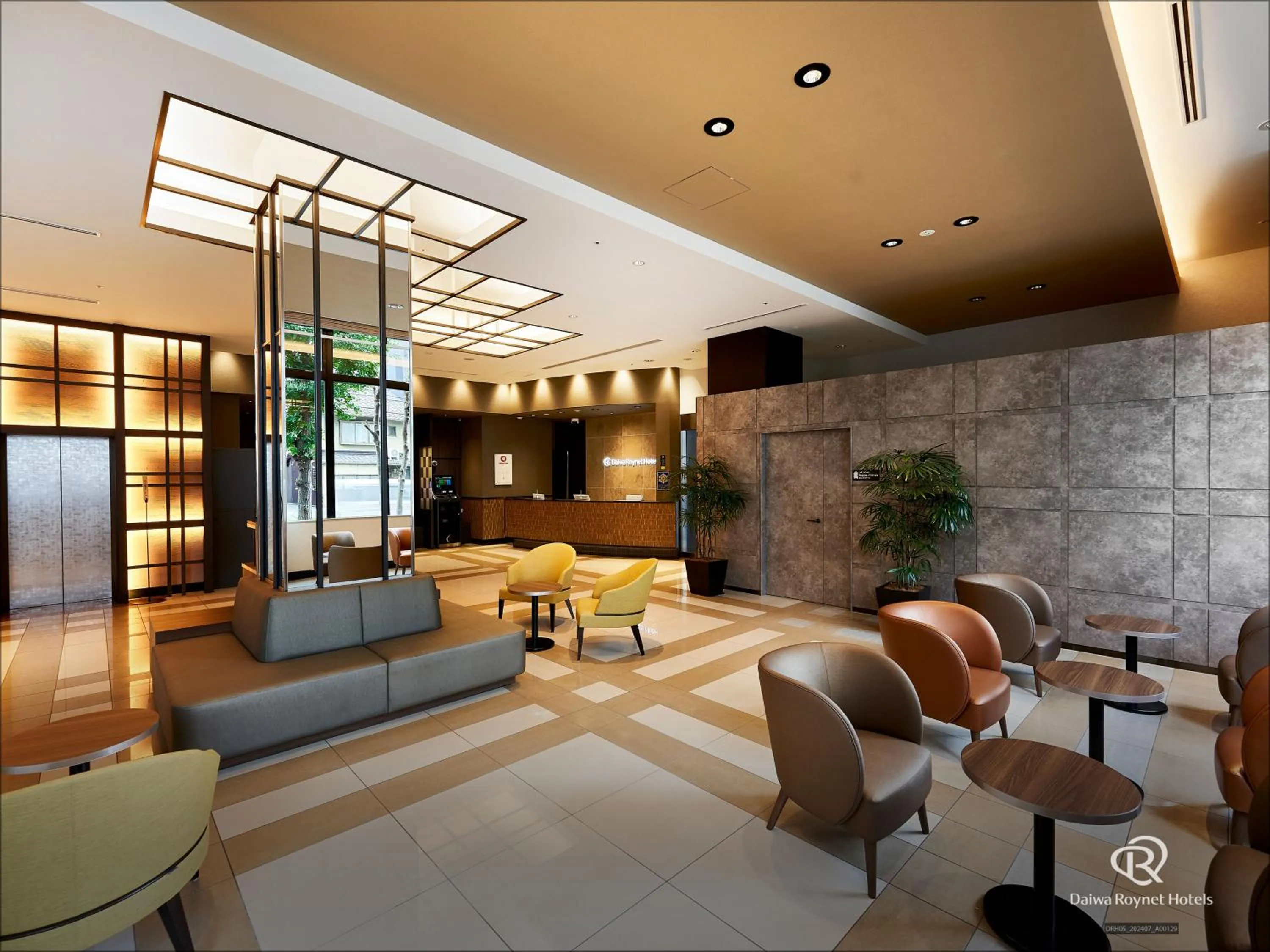 Lobby or reception in Daiwa Roynet Hotel Kyoto-Hachijoguchi