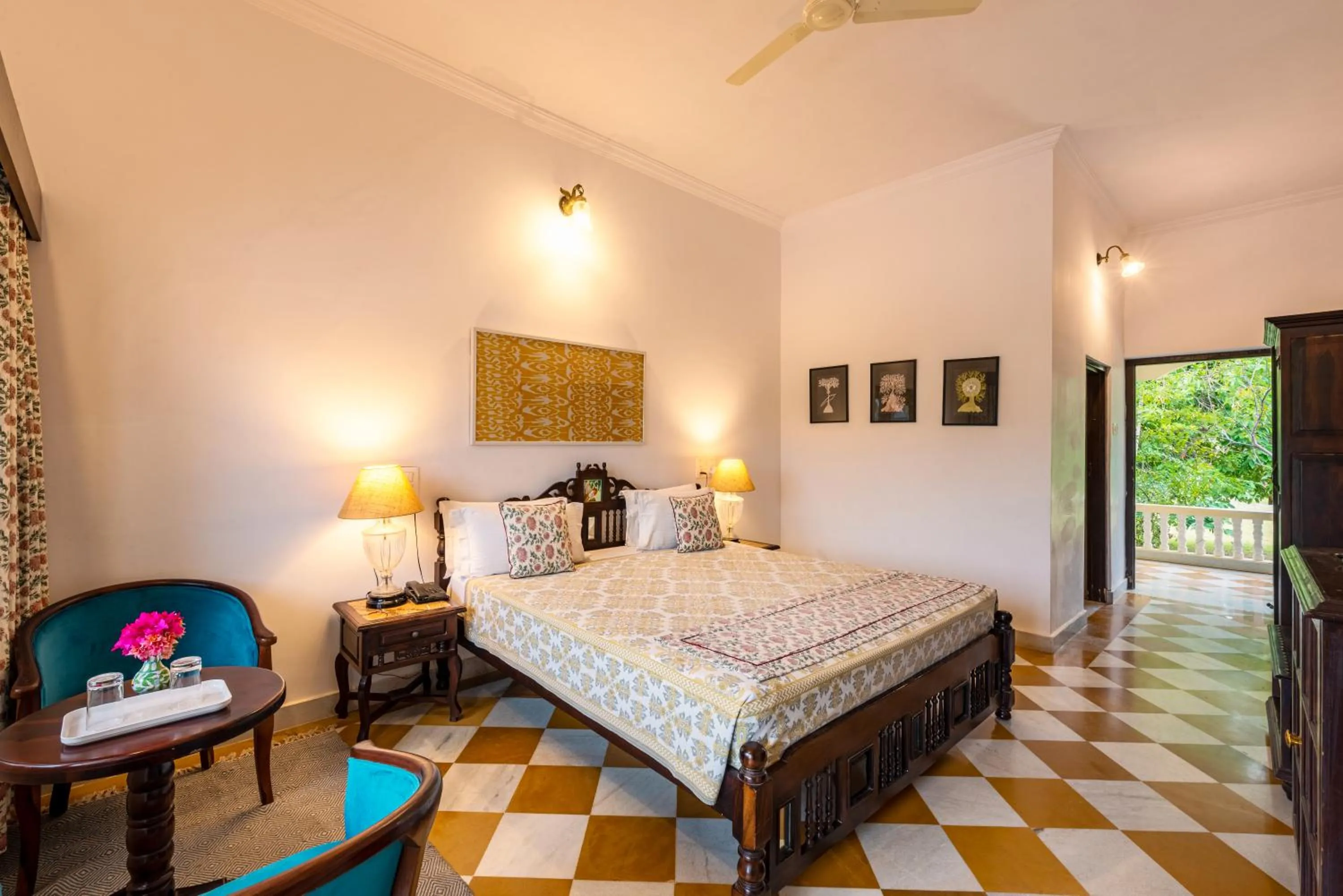 Bed in Gulaab Niwaas Palace