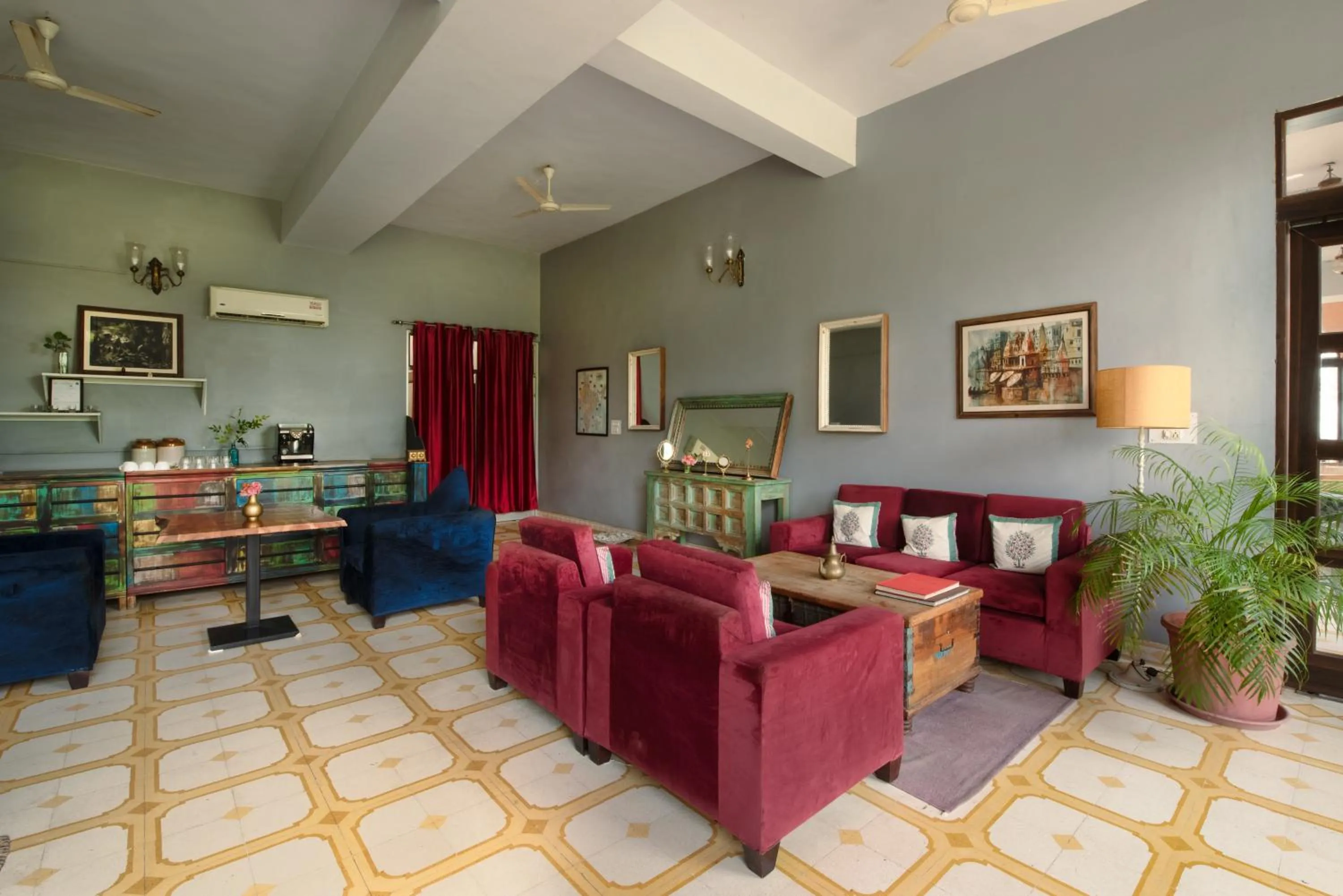 Gulaab Niwaas Palace