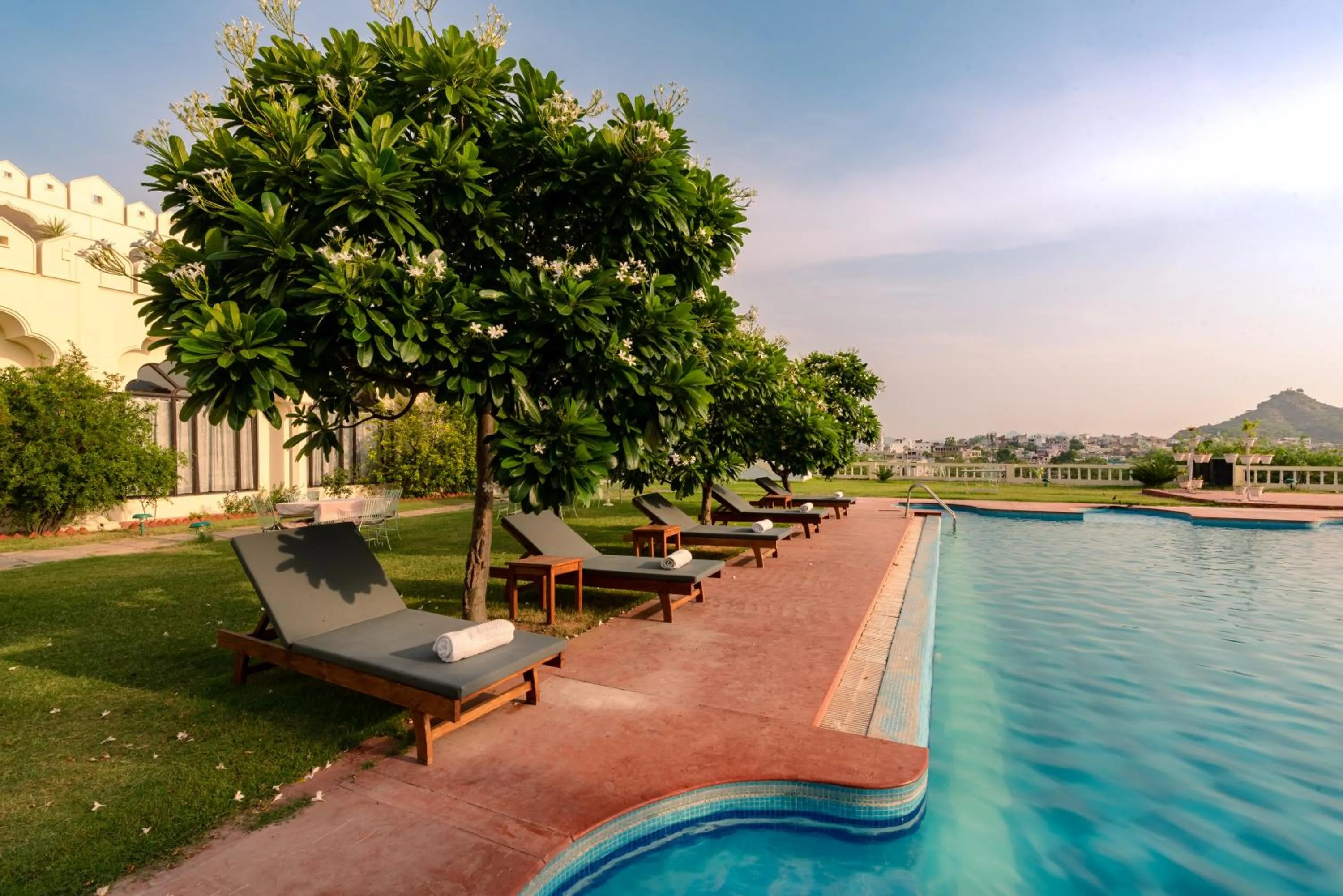 Natural landscape in Gulaab Niwaas Palace