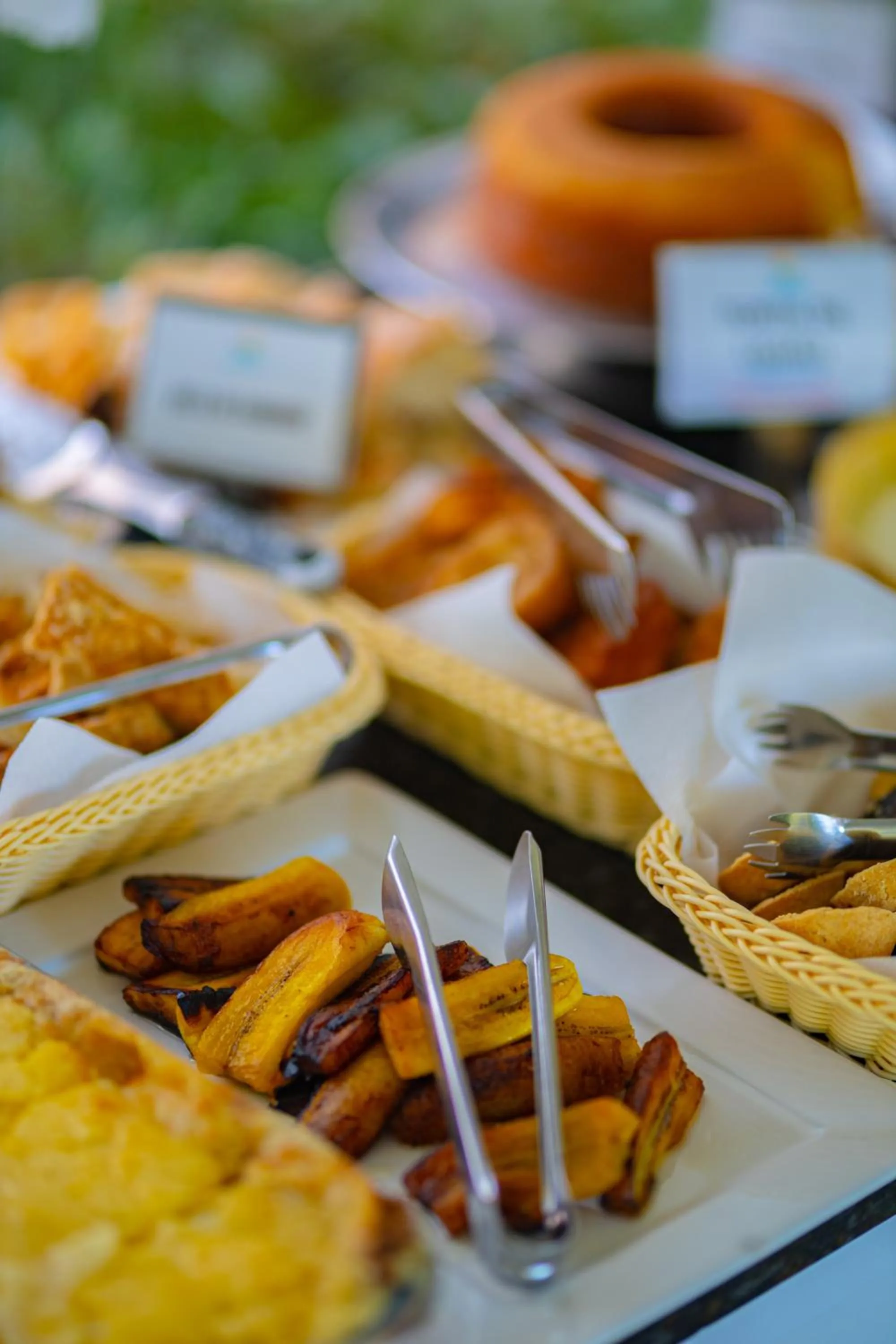 Restaurant/places to eat in Pousada Polymar