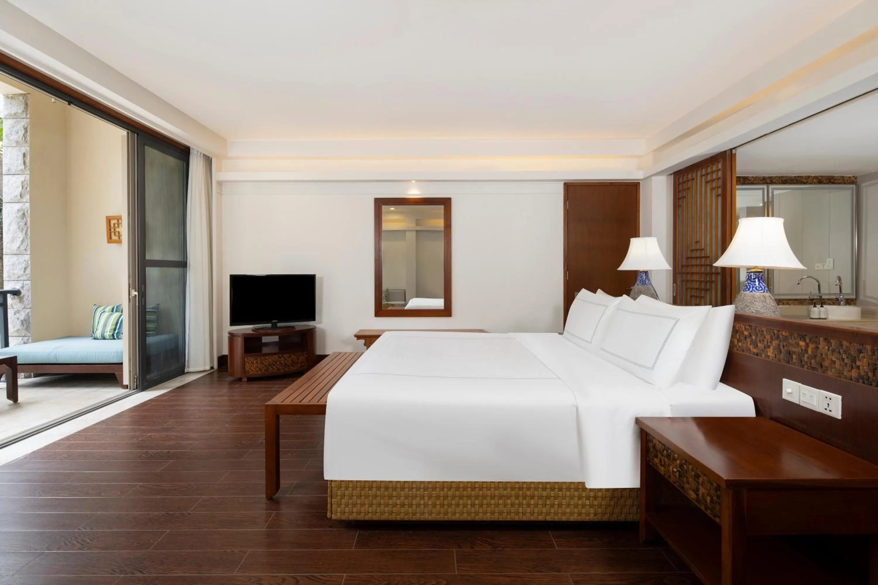 Bedroom, Bed in Swissôtel Sanya Yalong Bay