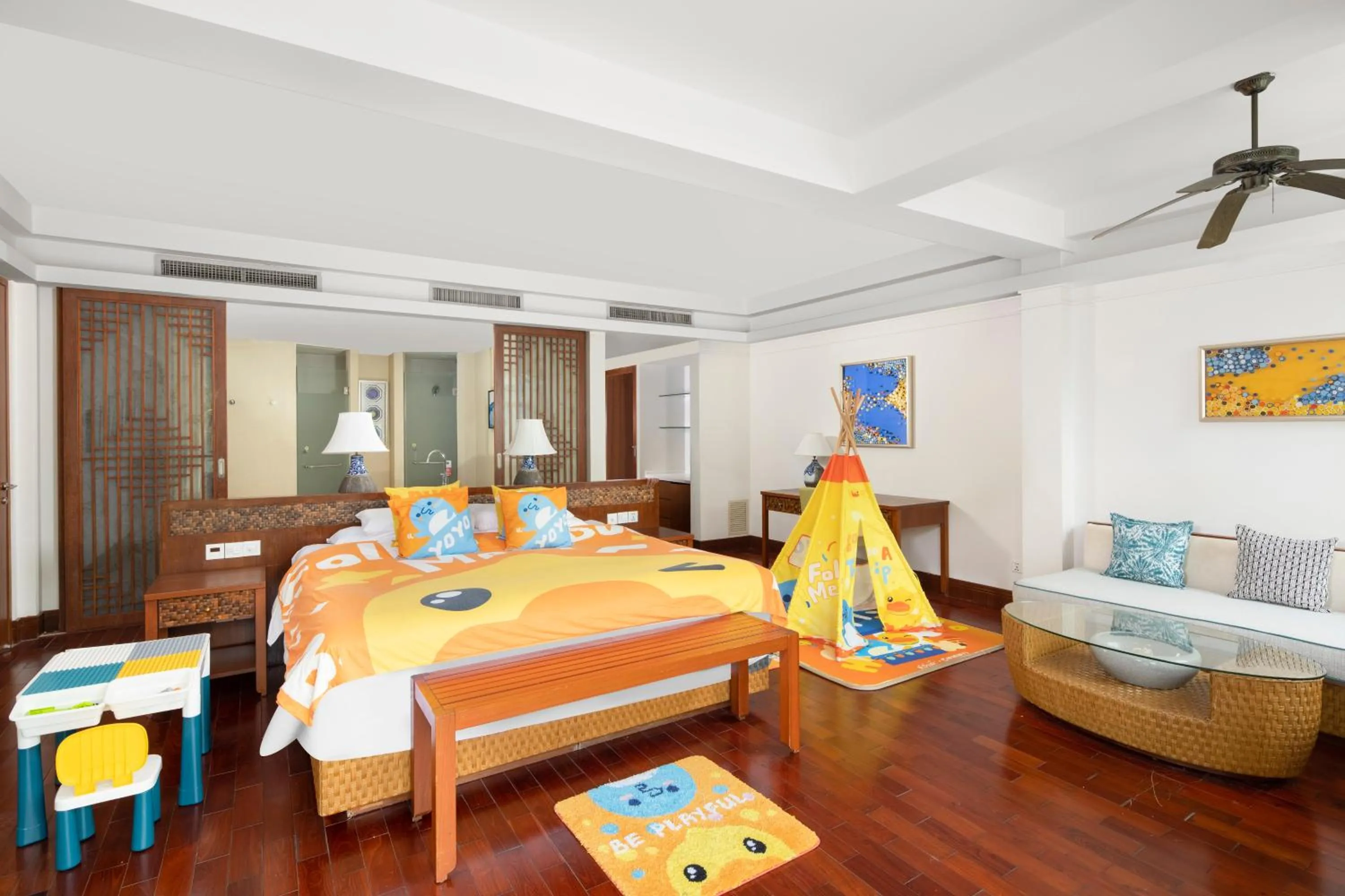 Photo of the whole room, Bed in Swissôtel Sanya Yalong Bay